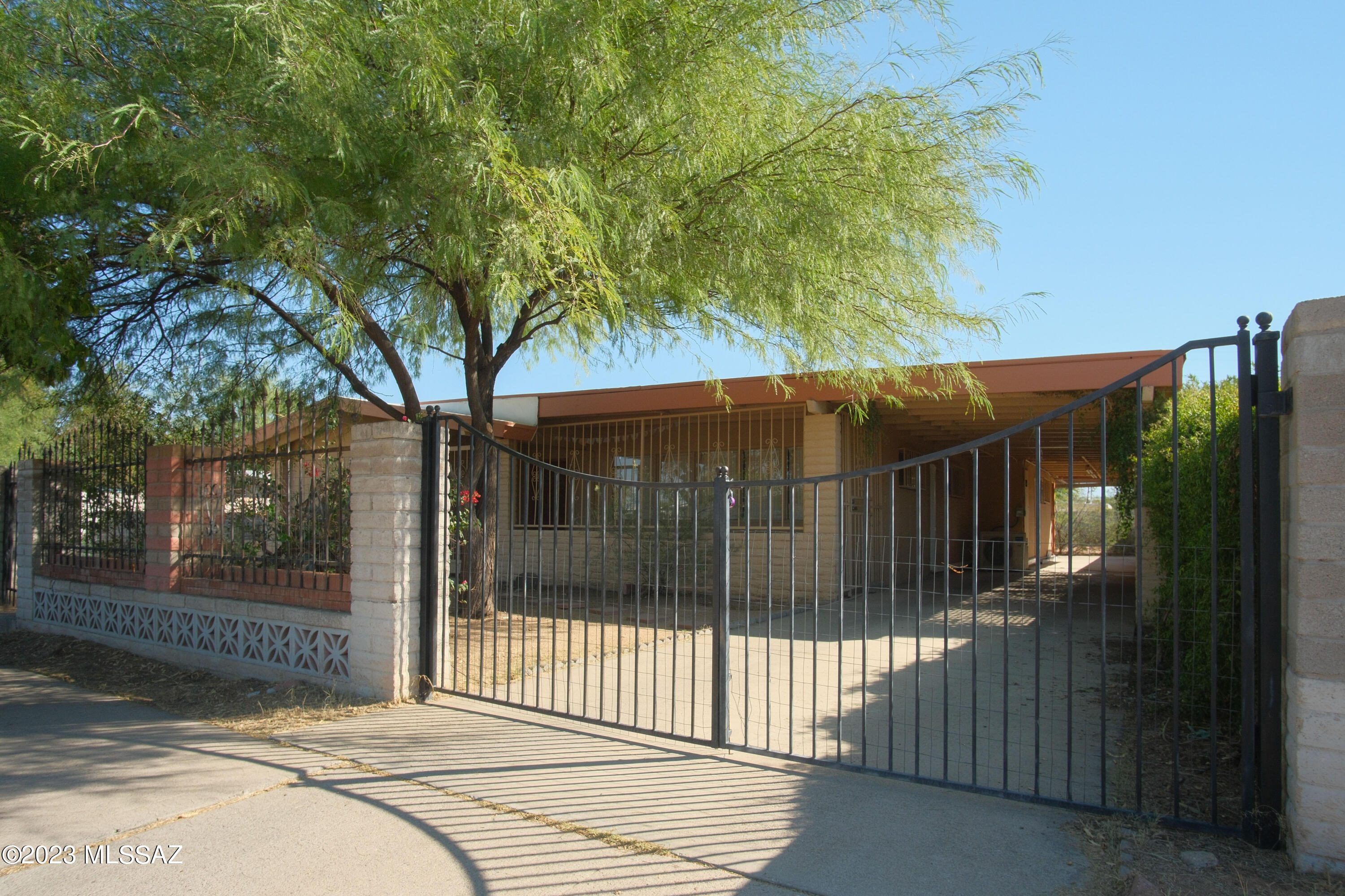 Pueblo Gardens - Residential