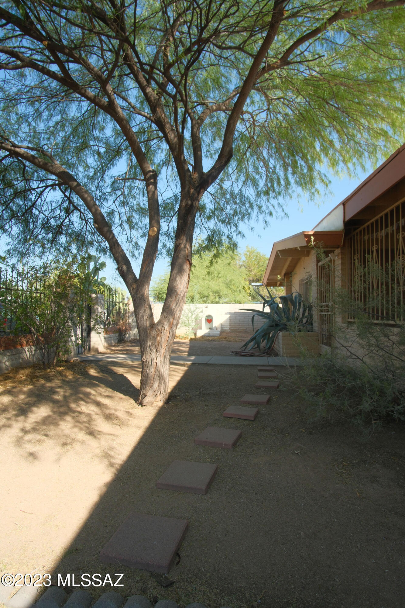 Pueblo Gardens - Residential
