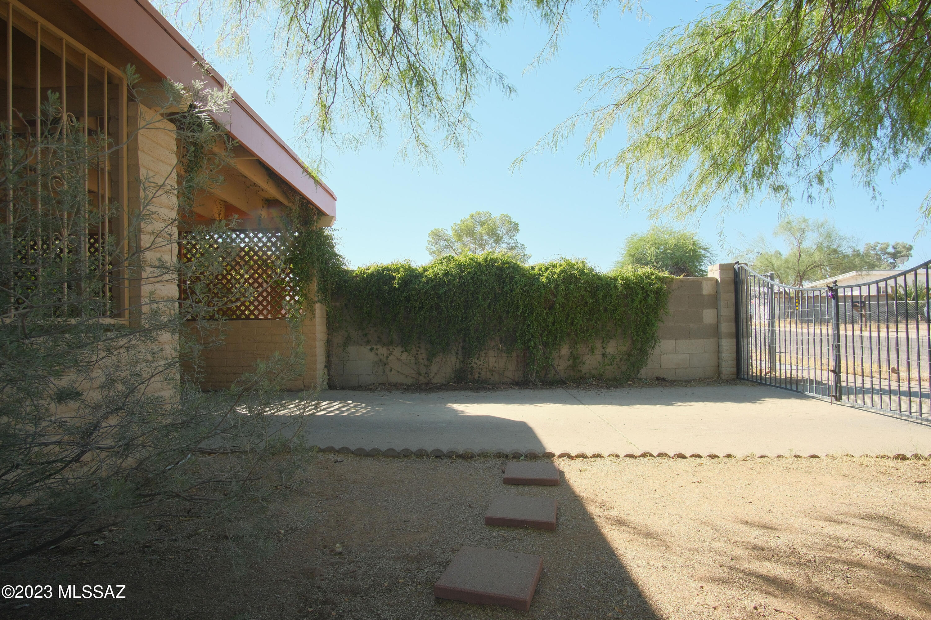 Pueblo Gardens - Residential