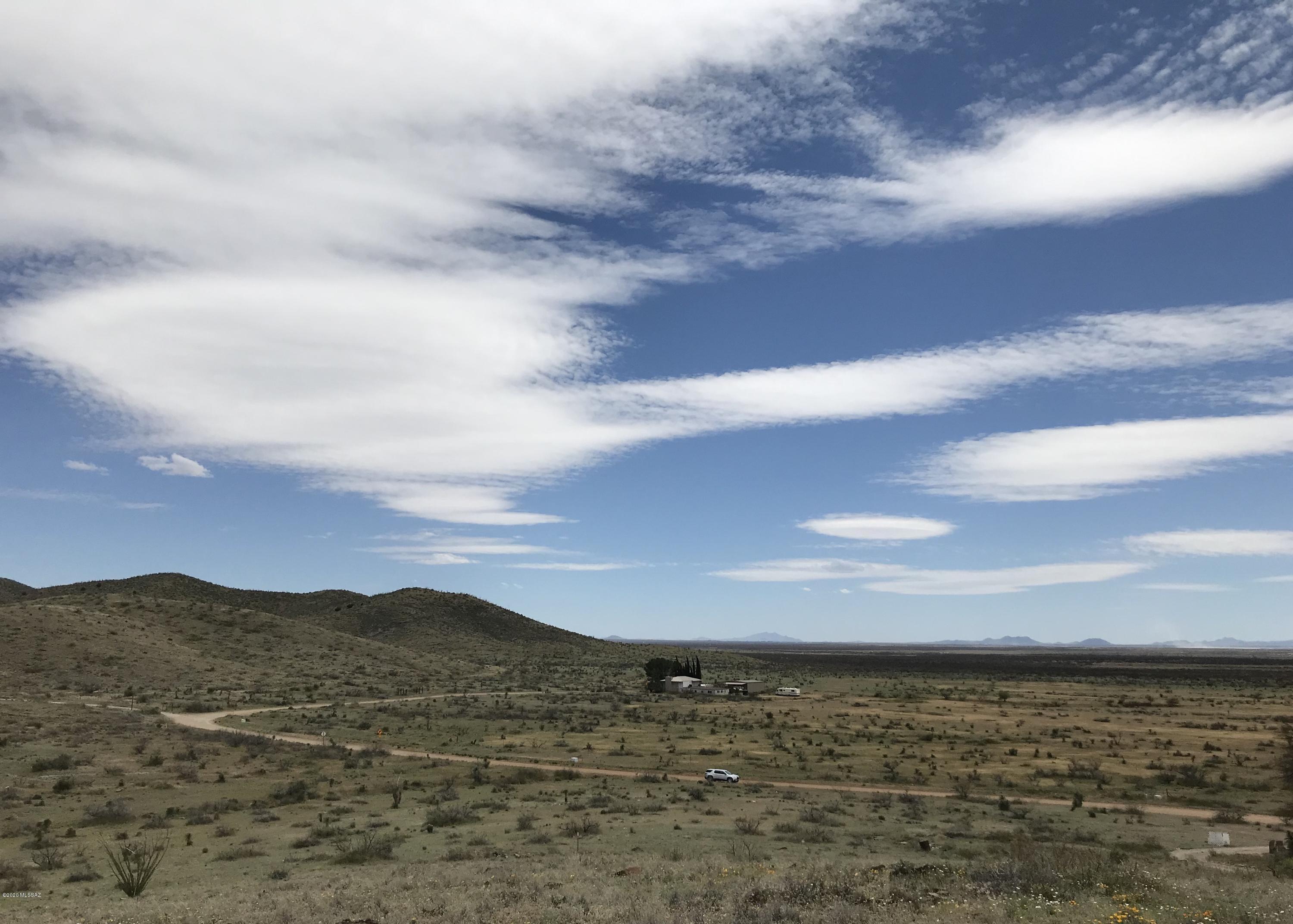 Beautiful lot for your dream home. Great views of the valley and vineyards. Has 400 foot well drilled, just needs a pump.