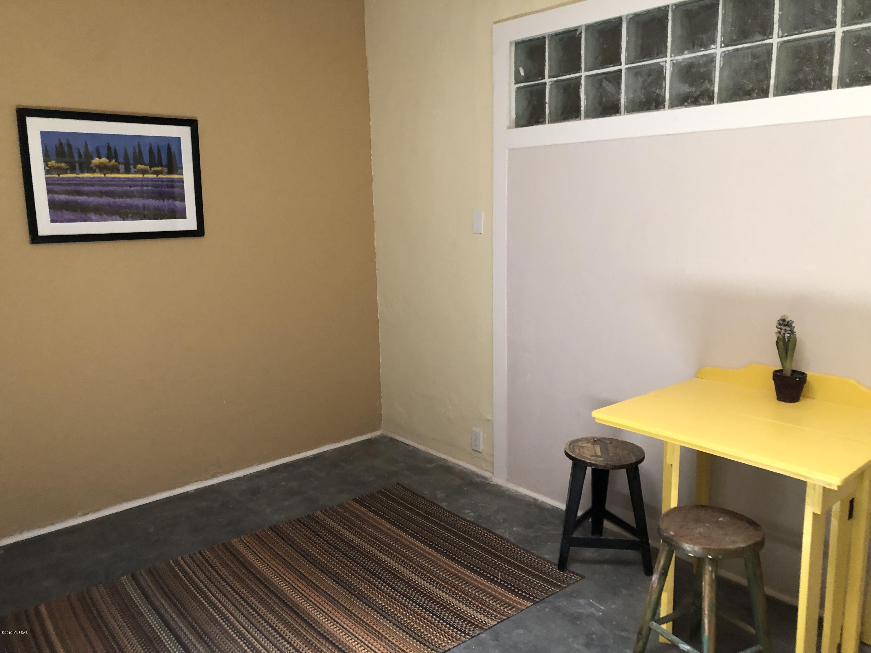 La Mirada (1-8) - Residential Lease
