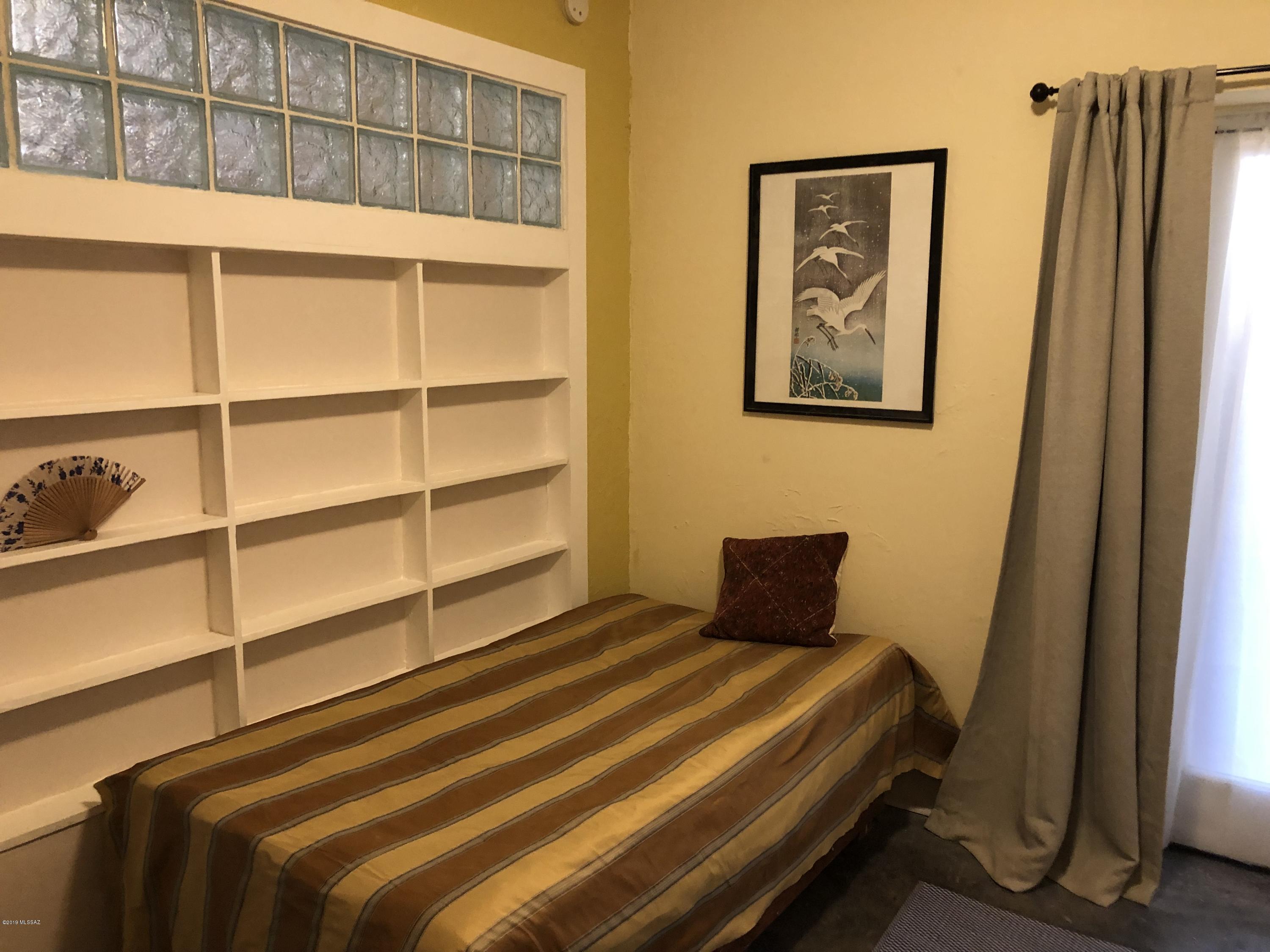 La Mirada (1-8) - Residential Lease
