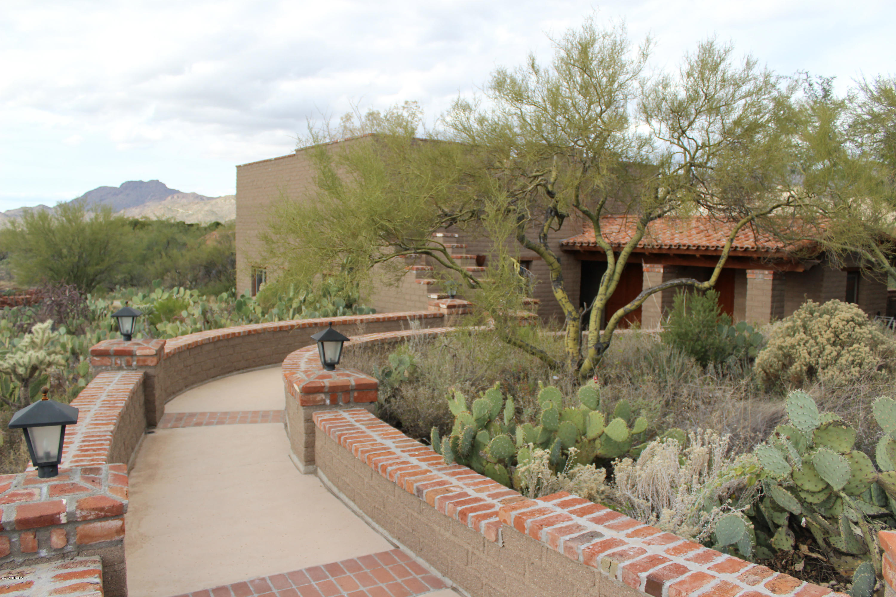 La Cholla Airpark - Residential