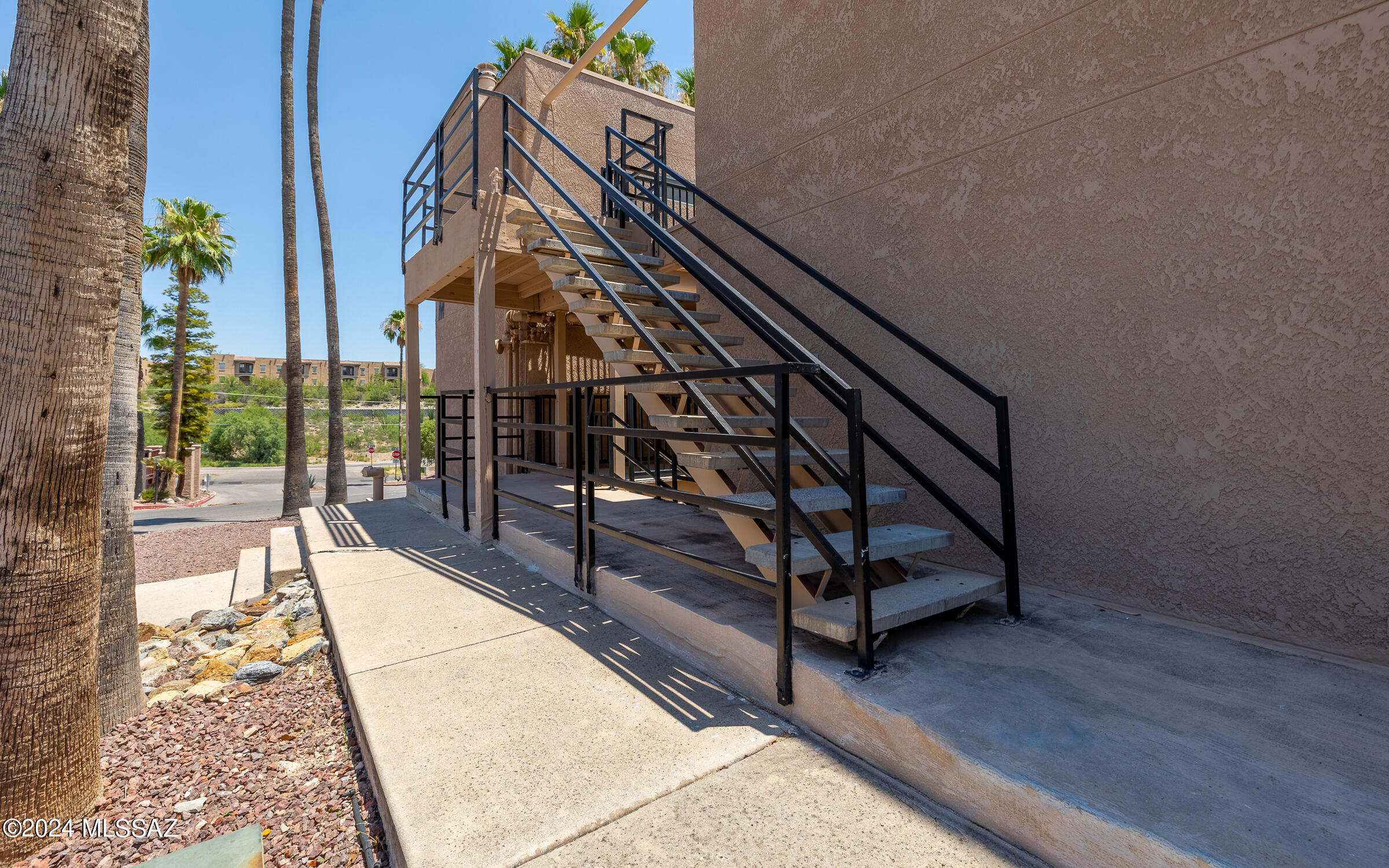 La Vida - Residential