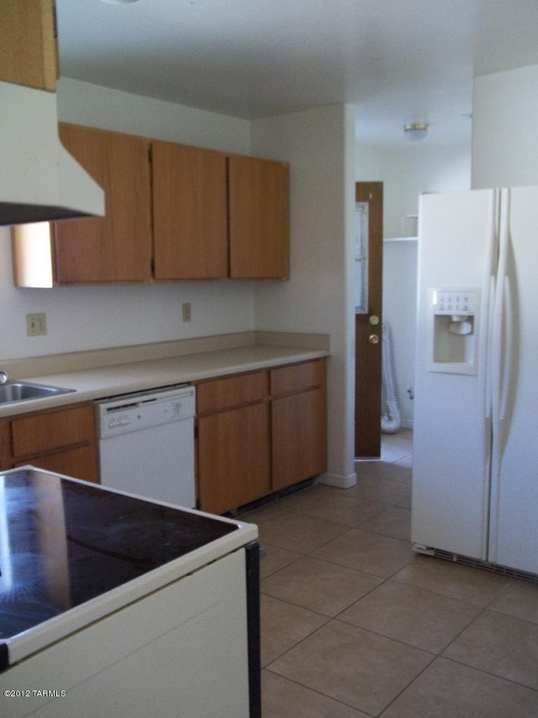 Conquistador Manor (1-14) - Residential Lease
