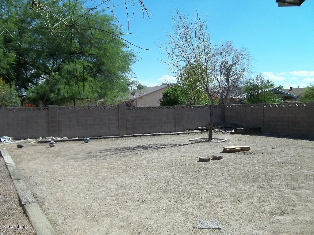 Conquistador Manor (1-14) - Residential Lease