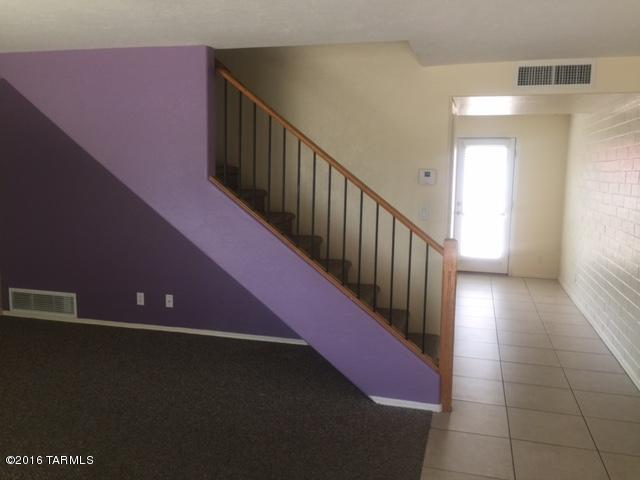 Charming centrally located 2 bedroom/1.5 bathroom 2 story condominium available! Both bedrooms include a walk in closet. Community pool. Conveniently located near transportation, restaurants and shopping. Washer and dryer included. Small backyard.