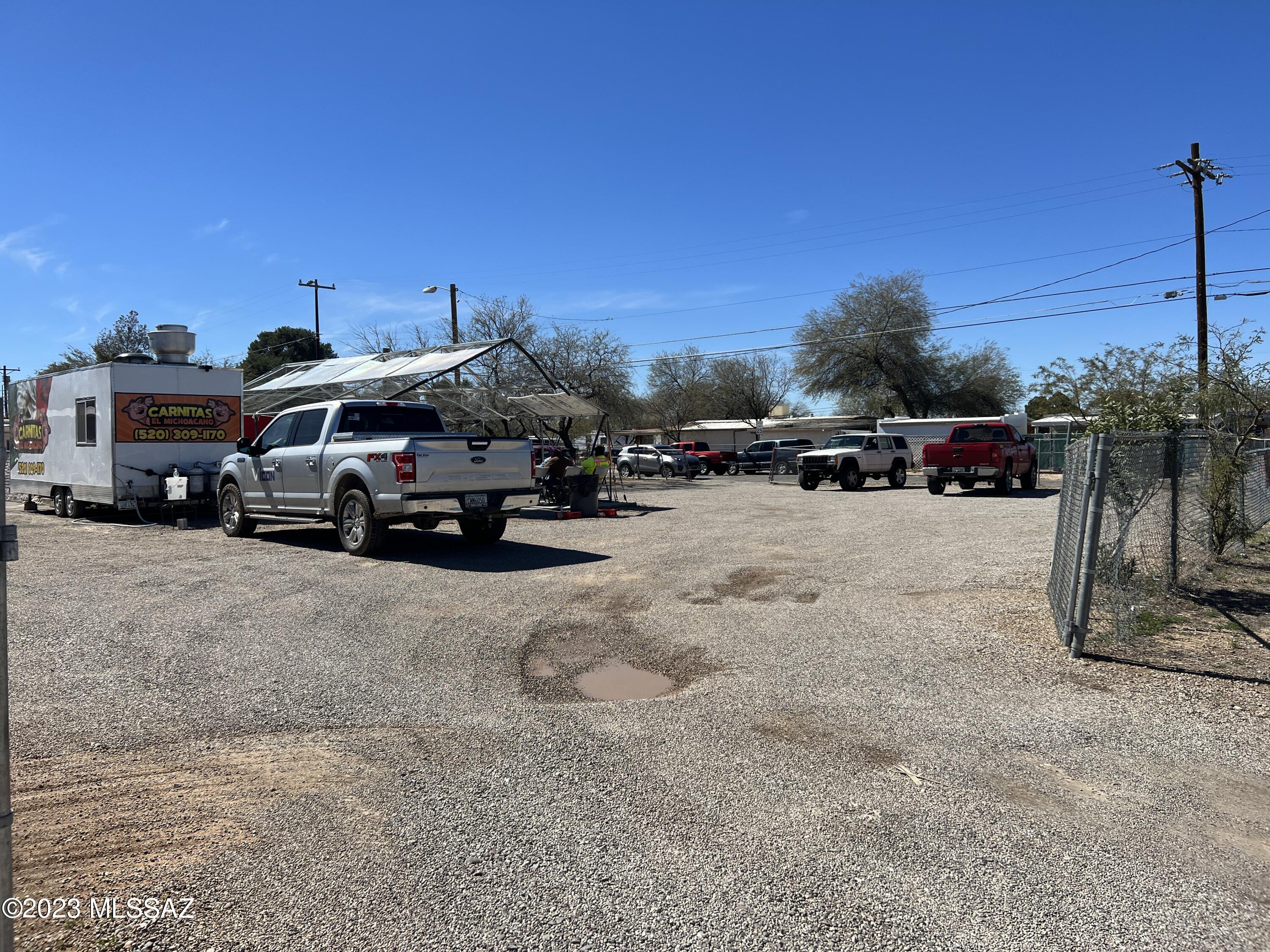 Perfect investor special that has a lot of potential for a comercial building, small business or multi -units!. Custom building or warehouse. Property sits near to Bilby Rd, North of Valencia/West to Nogales Hwy. Endless possibilities with this property, don't miss out!