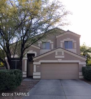 Seller will accept or counter offers between $289,000 and $299,000. Beautiful 4br/3ba cul-de-sac home in majestic, gated community.   This home is perfect for a family that loves to be outside. Expansive flagstone patio w/waterless lawn & huge outdoor kitchen area w/spot for your TV & kegerator. Community boasts an array of outdoor amenities from 14 lakes stocked w/large mouth bass, a club house w/locker rooms & saunas,a workout center,2 pools,tennis courts, a basketball court,jogging/walking paths,& a play center for kids. Inside the home enjoy tile throughout the 1st floor w/Corian Counter tops & upgraded stainless steel appliances. Vaulted ceilings & large windows make this home open & airy.  Oversized master retreat w/ separate shower, garden tub, dual vanities,& larger walk-in closet