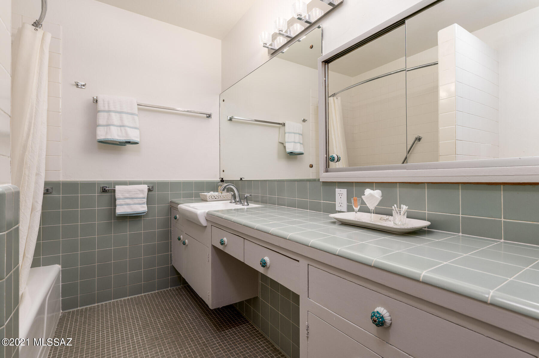 Casas Adobes Estates NO. 3-A - Residential