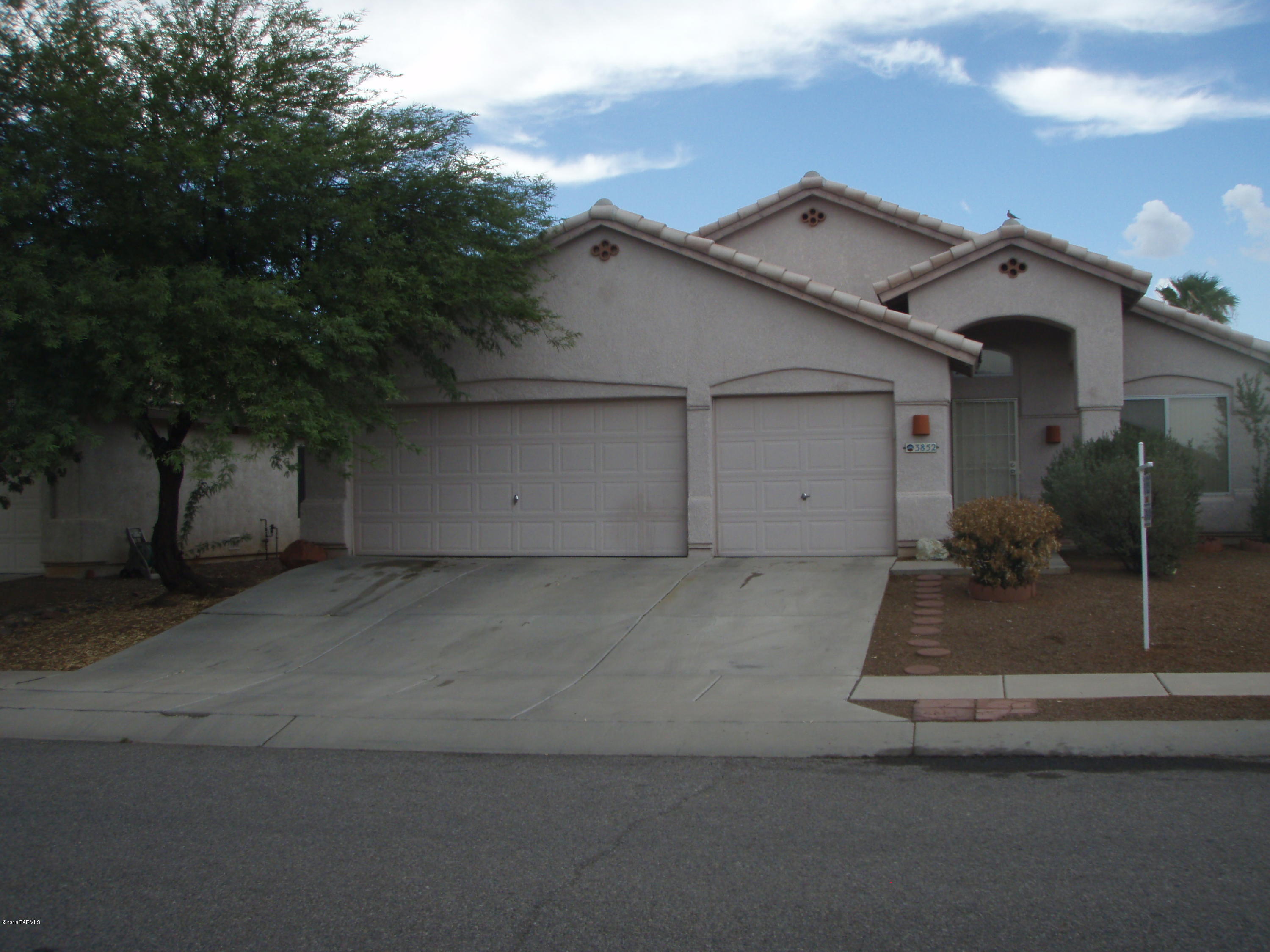 Open floor plan with Fireplace in the Family room, Living room, dining area, All appliances included. Laundry room. 3 car garage. Low care front and back yards. Close to I-10 and shopping.