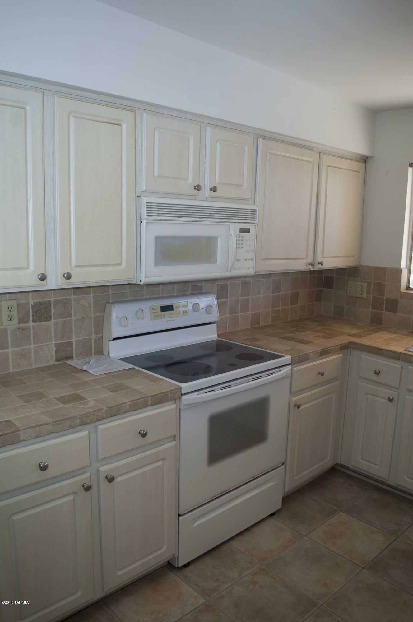 Broadway East (1-112) - Residential