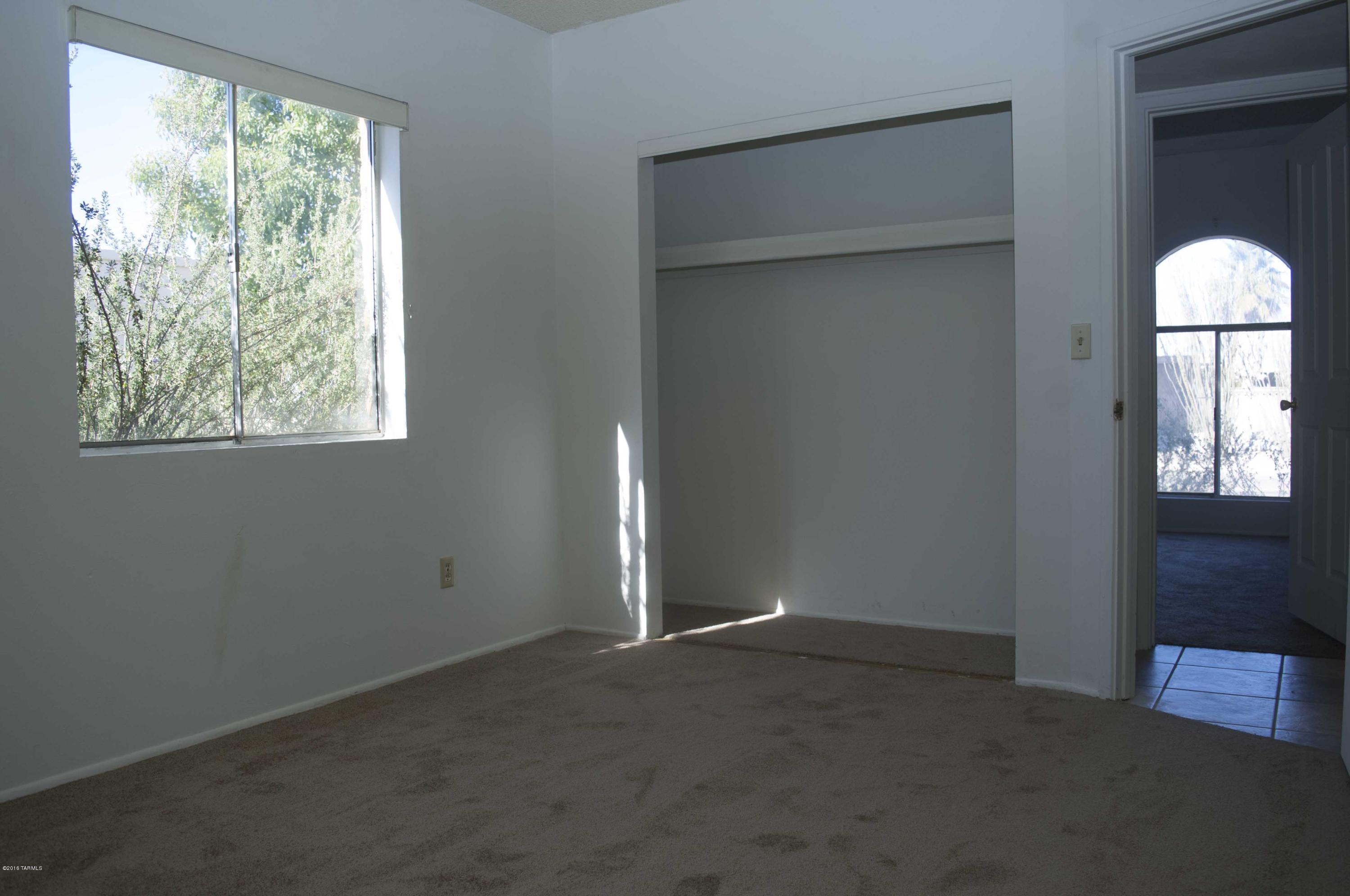 Broadway East (1-112) - Residential