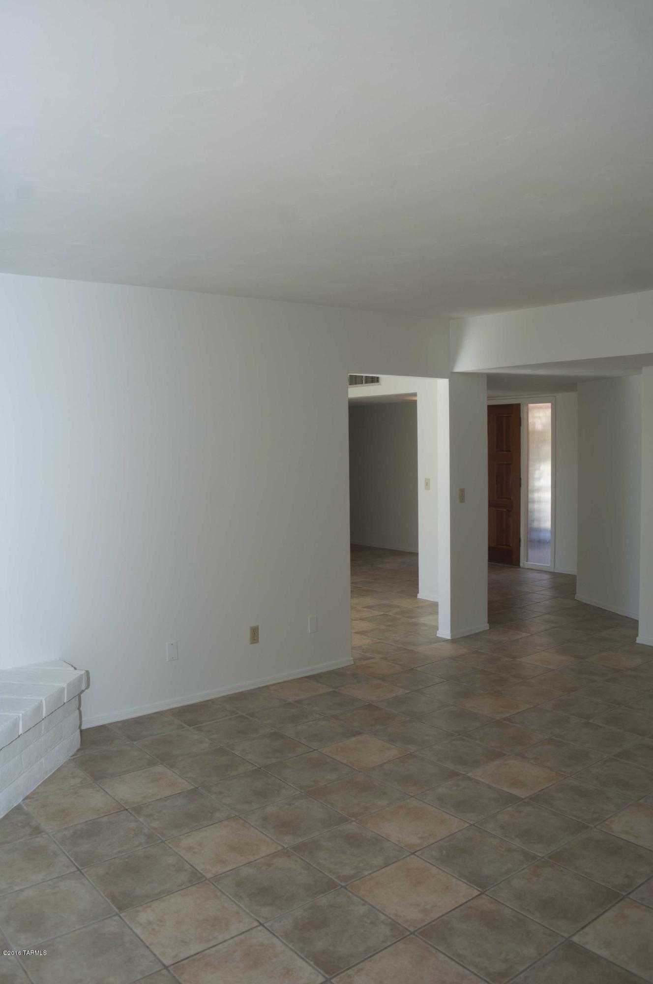 Broadway East (1-112) - Residential