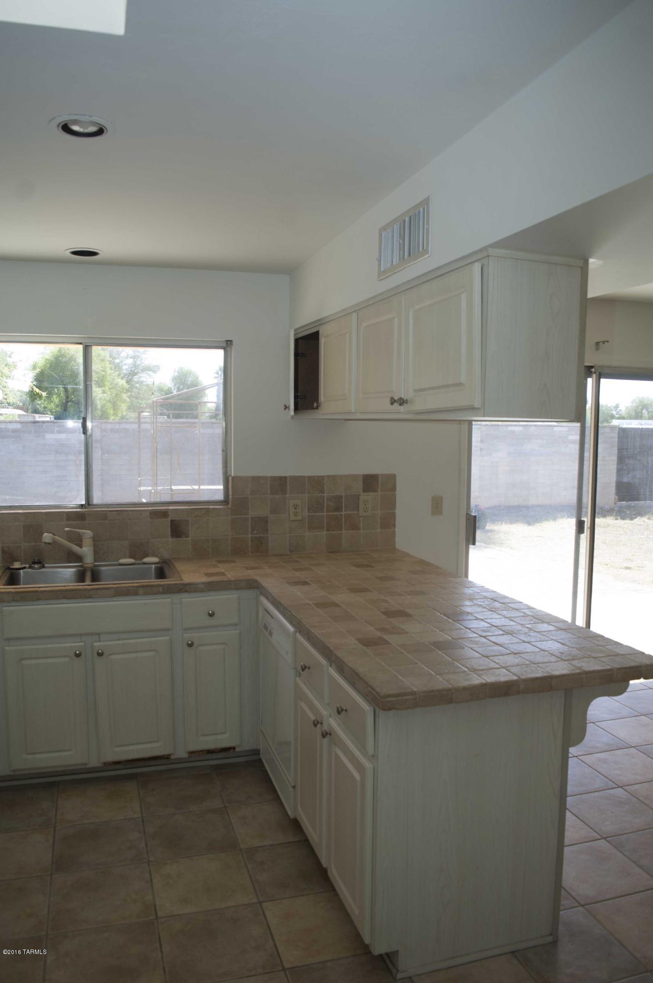 Broadway East (1-112) - Residential