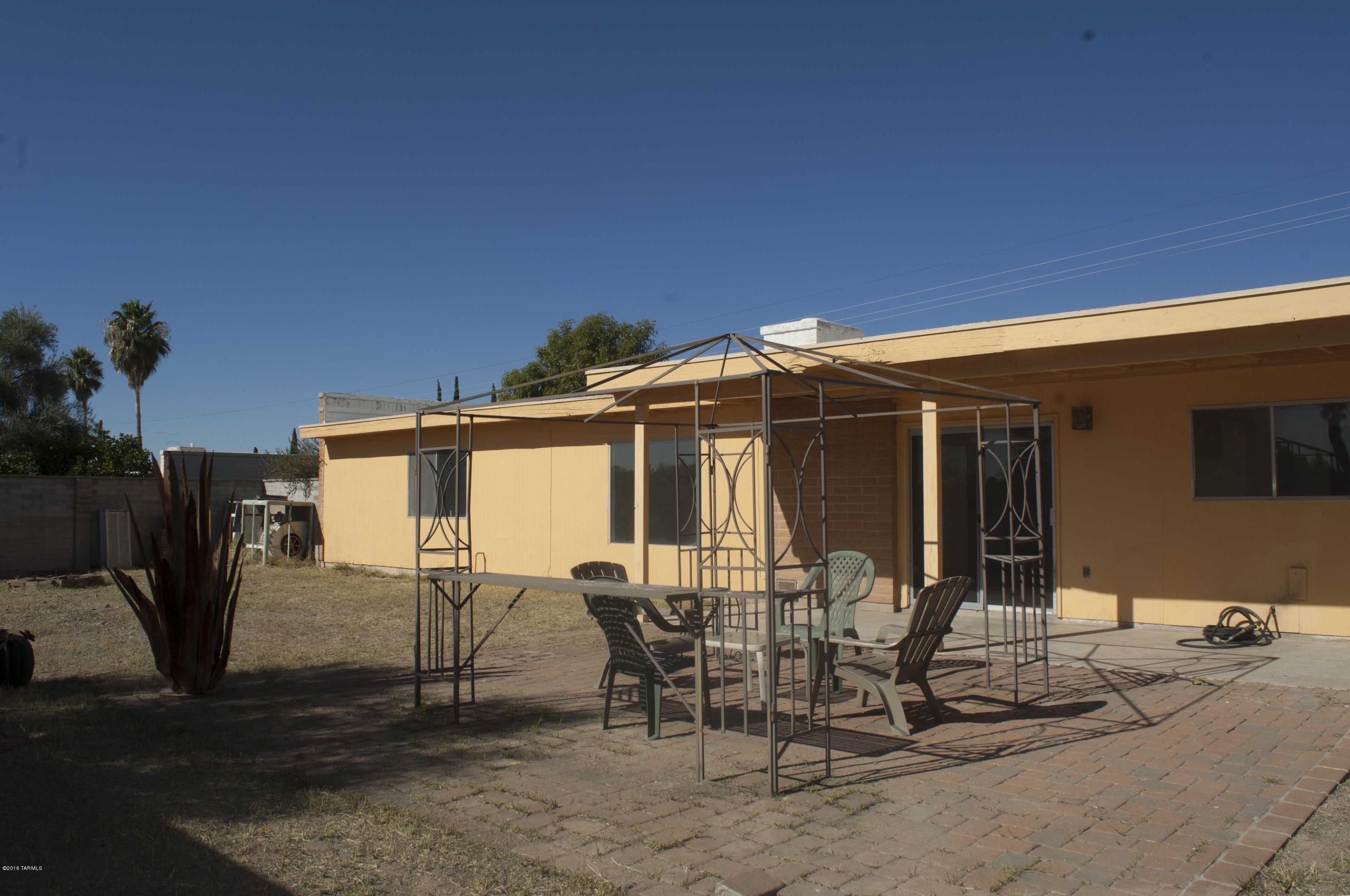 Broadway East (1-112) - Residential