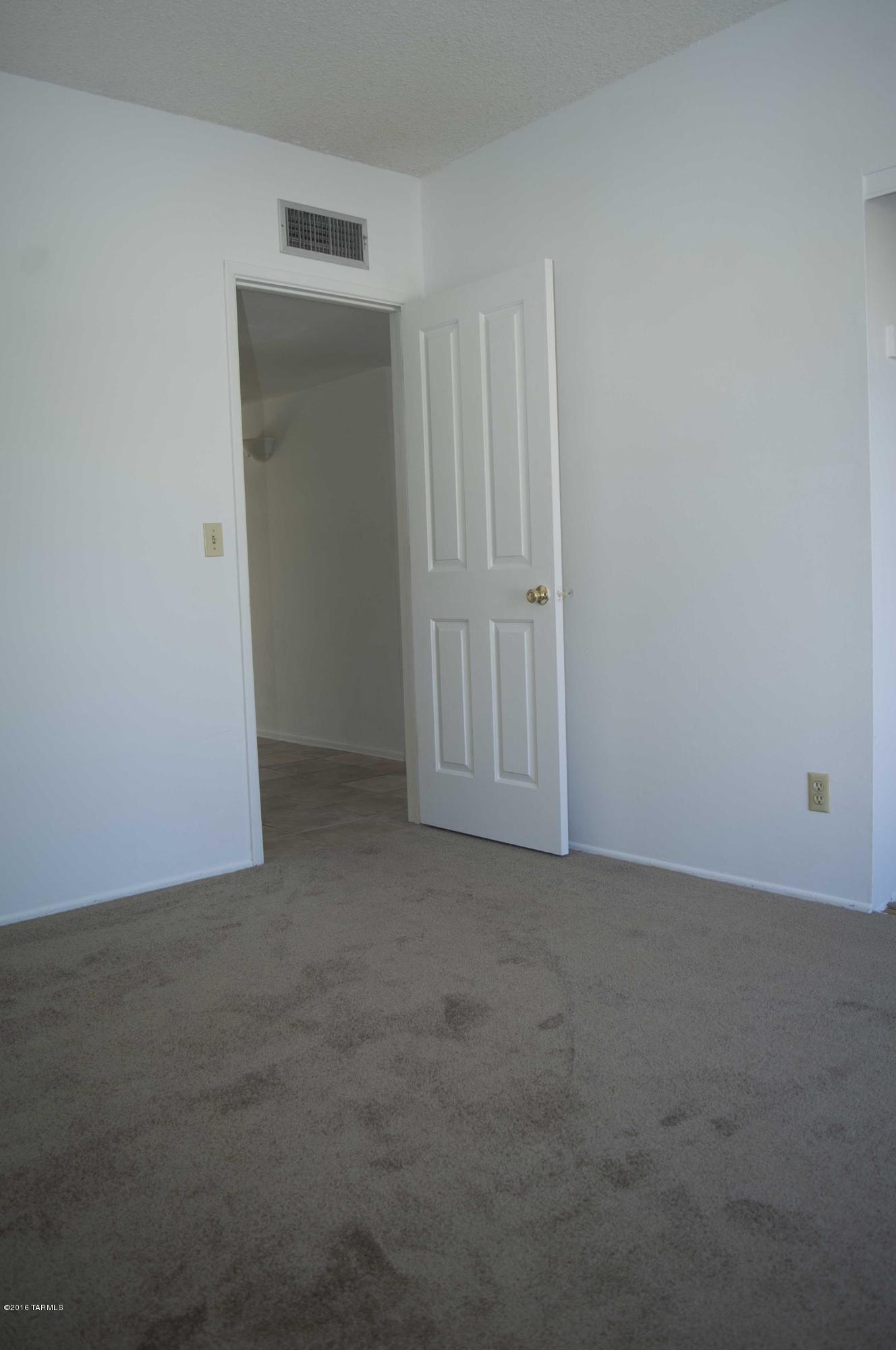 Broadway East (1-112) - Residential