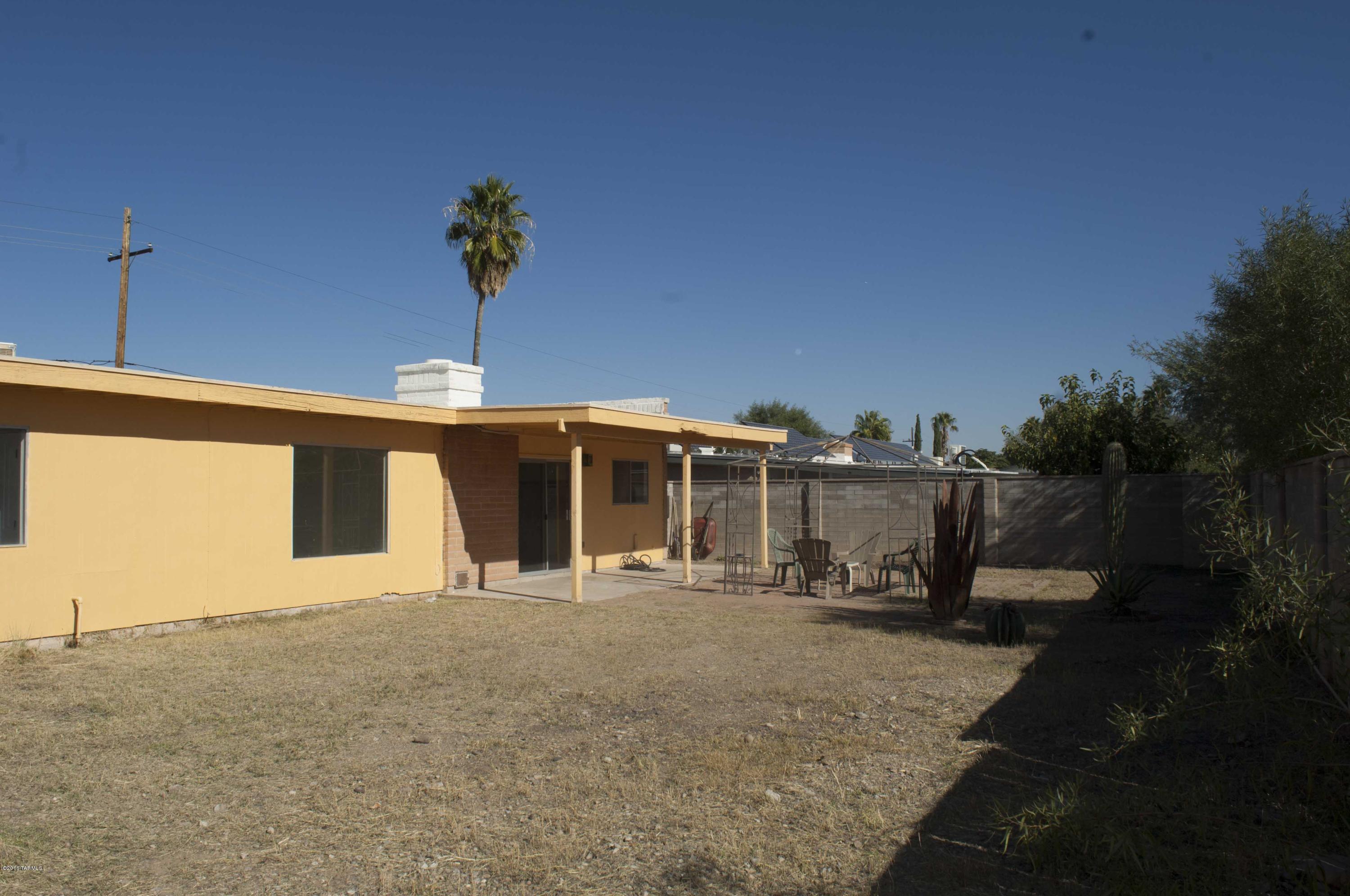 Broadway East (1-112) - Residential