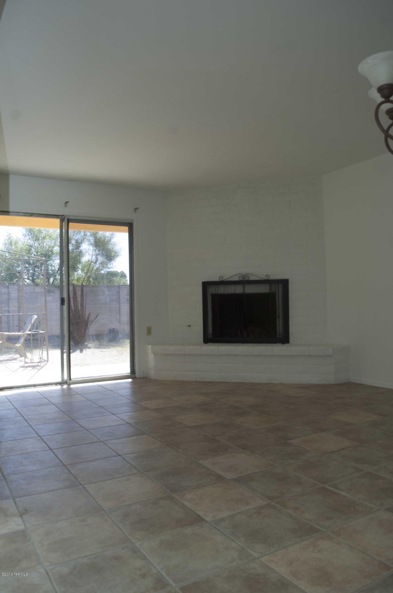 Broadway East (1-112) - Residential