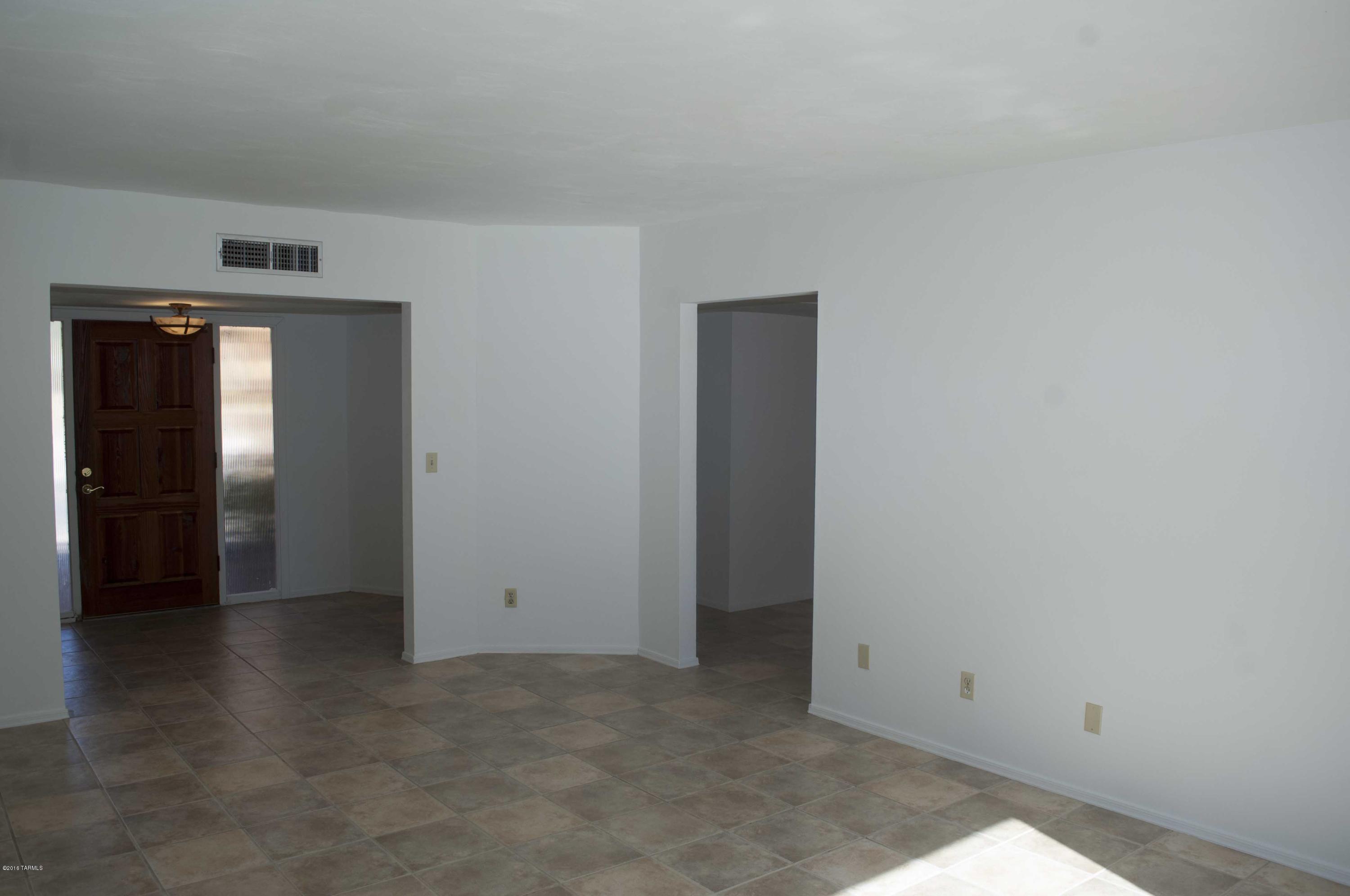 Broadway East (1-112) - Residential