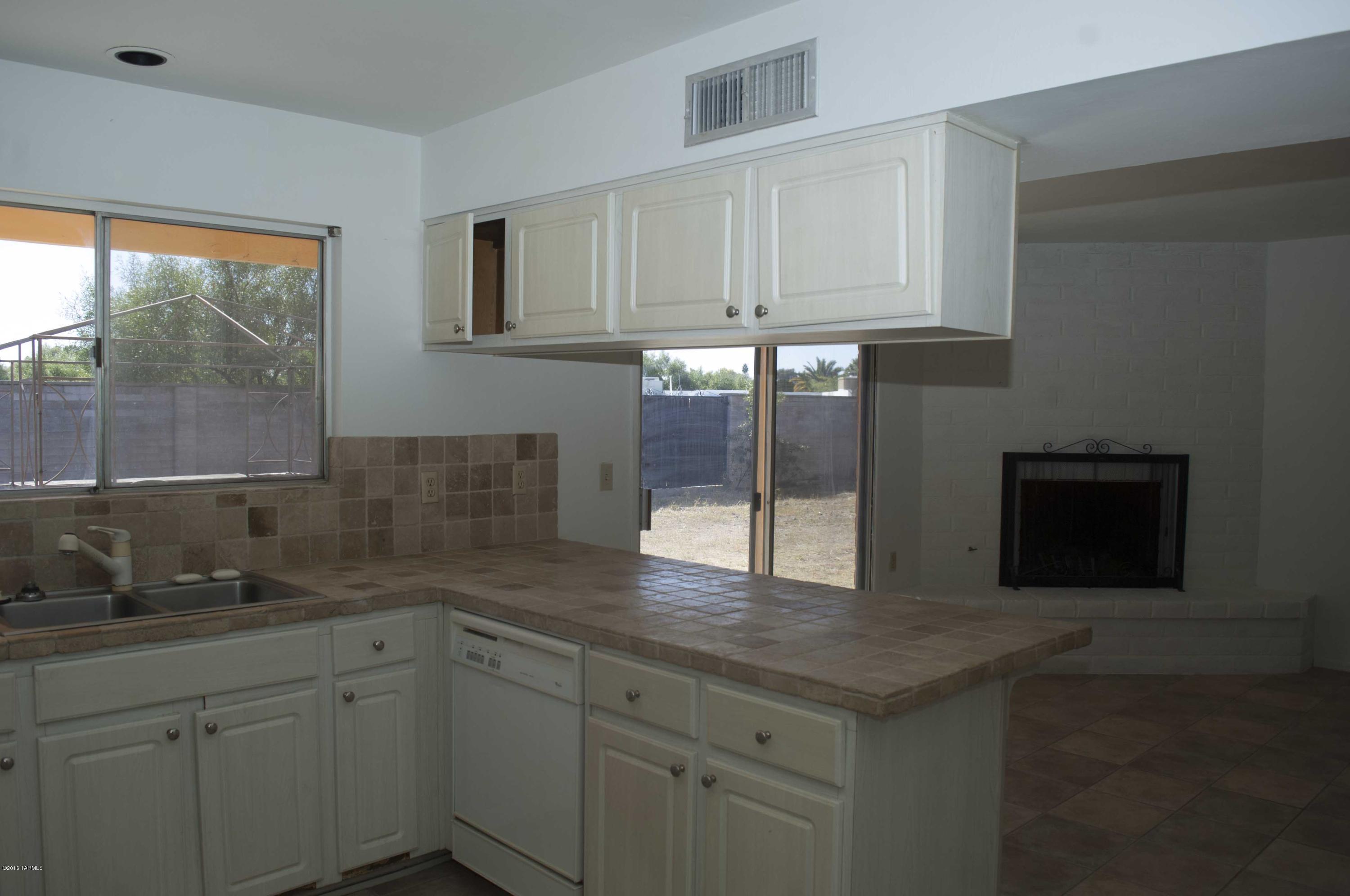 Broadway East (1-112) - Residential