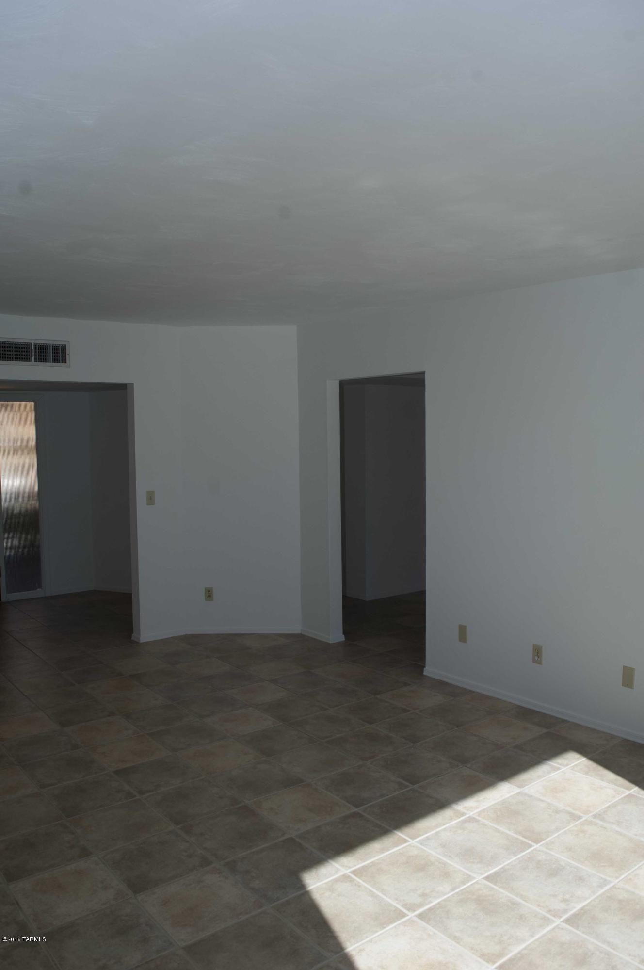 Broadway East (1-112) - Residential