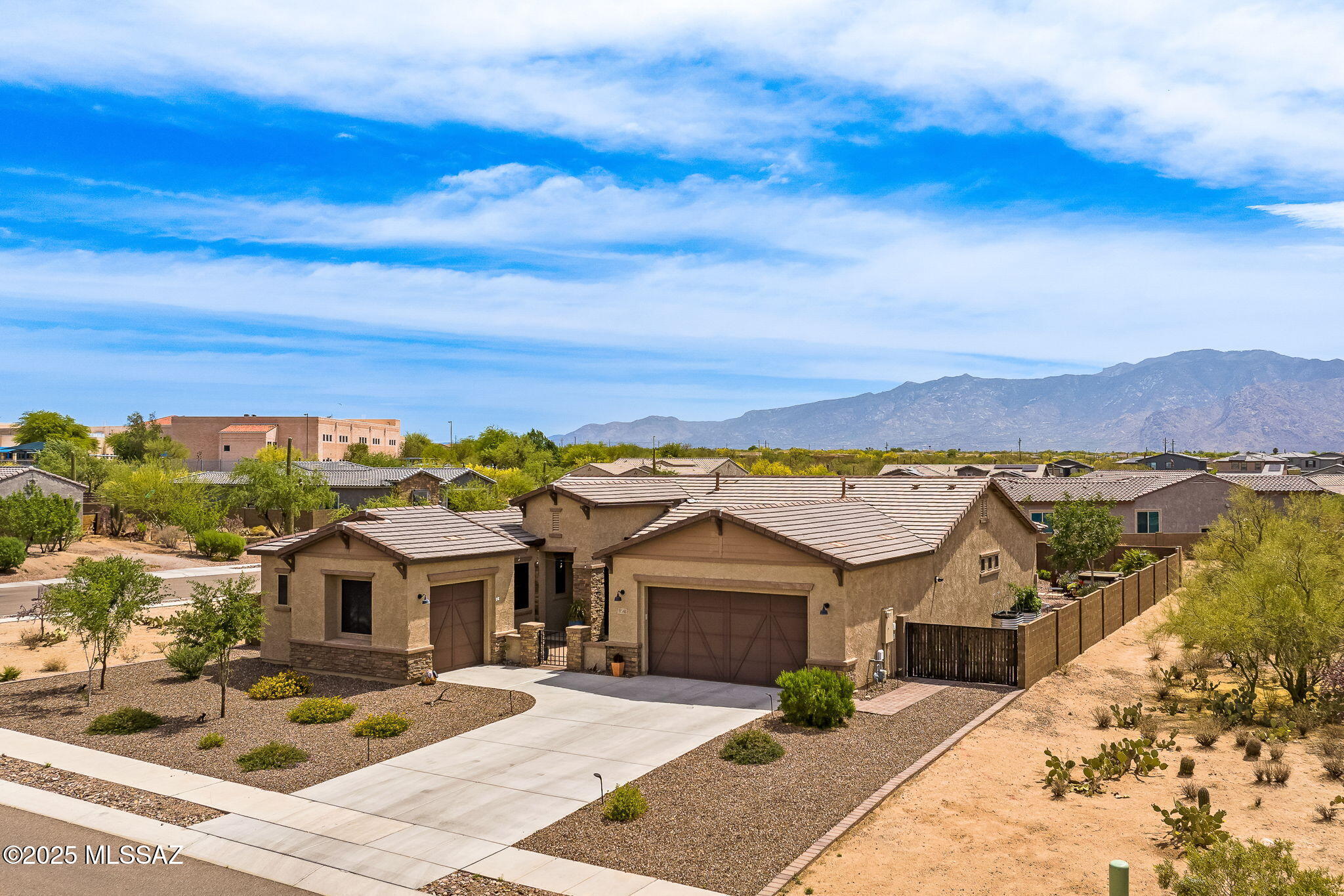 Saguaros Viejos West - Residential