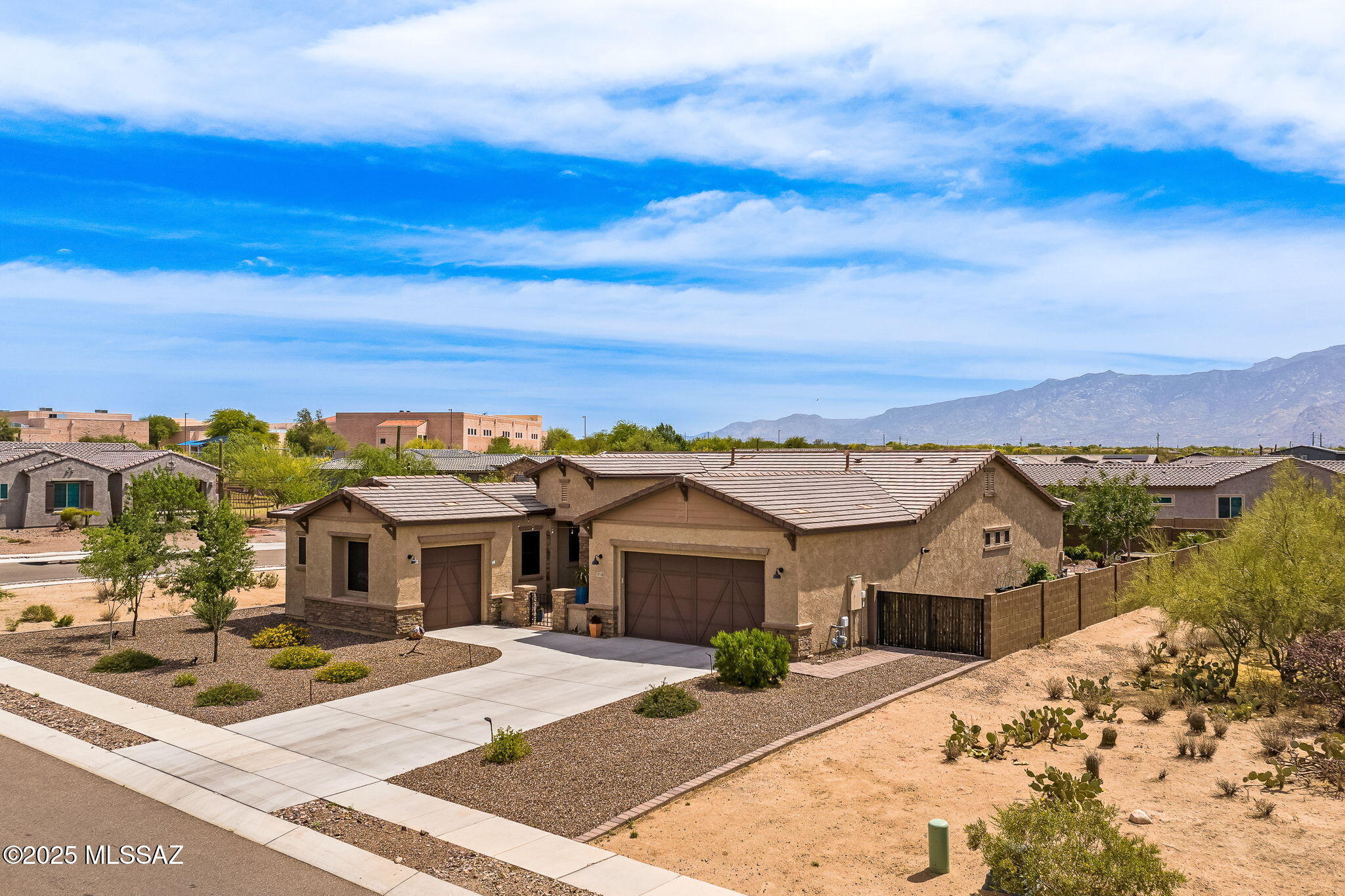 Saguaros Viejos West - Residential