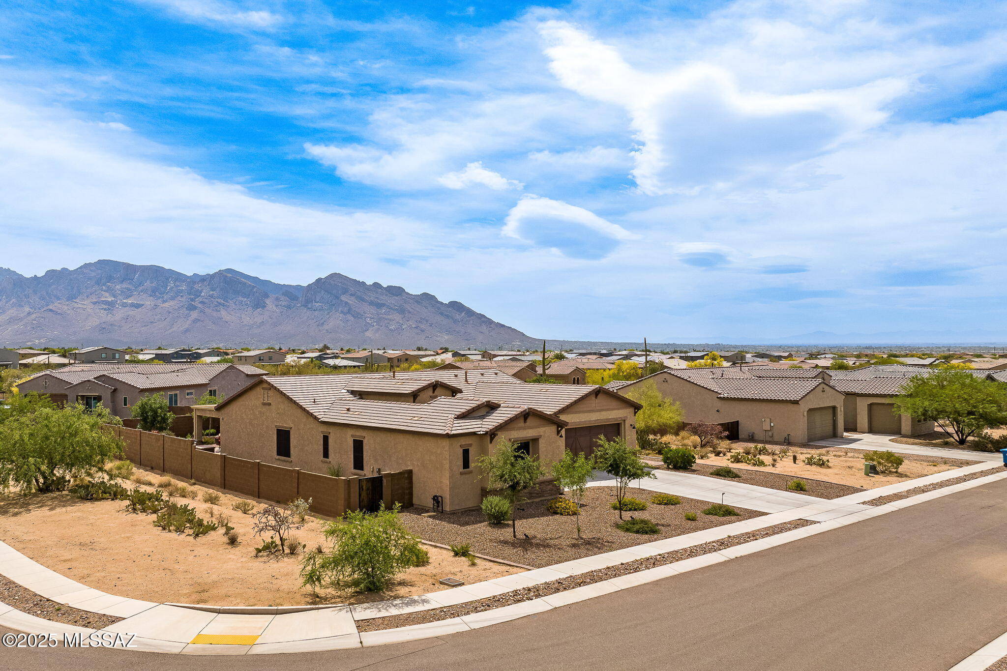 Saguaros Viejos West - Residential