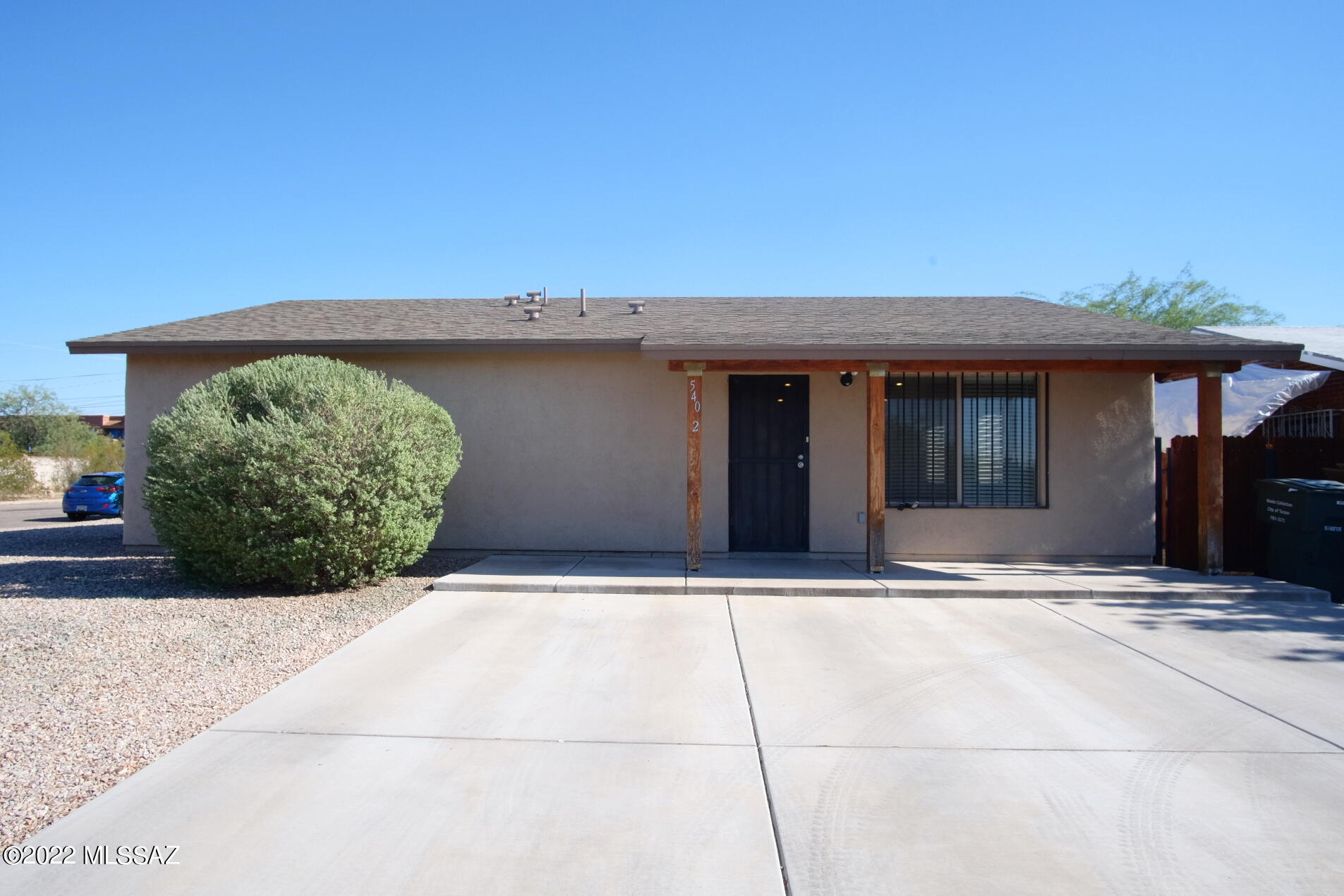 Newer Construction 3 Bedroom/2 Bath Home features; Stainless Appliances, Granite counters, Master BR Suite, central Air Conditioning, concrete floors, vaulted ceilings, private walled-in backyard, and a perfect corner lot location for the University of Arizona and Banner University Medical Center, along with all that Downtown Tucson has to offer. 12mo minimum Lease, $50/adult Application Fee, $1650 Security Deposit, $150/pet Pet Fee with approved pet, $400 cleaning fee. Tenant pays water/sewer/trash, electric, and gas. Available immediately.