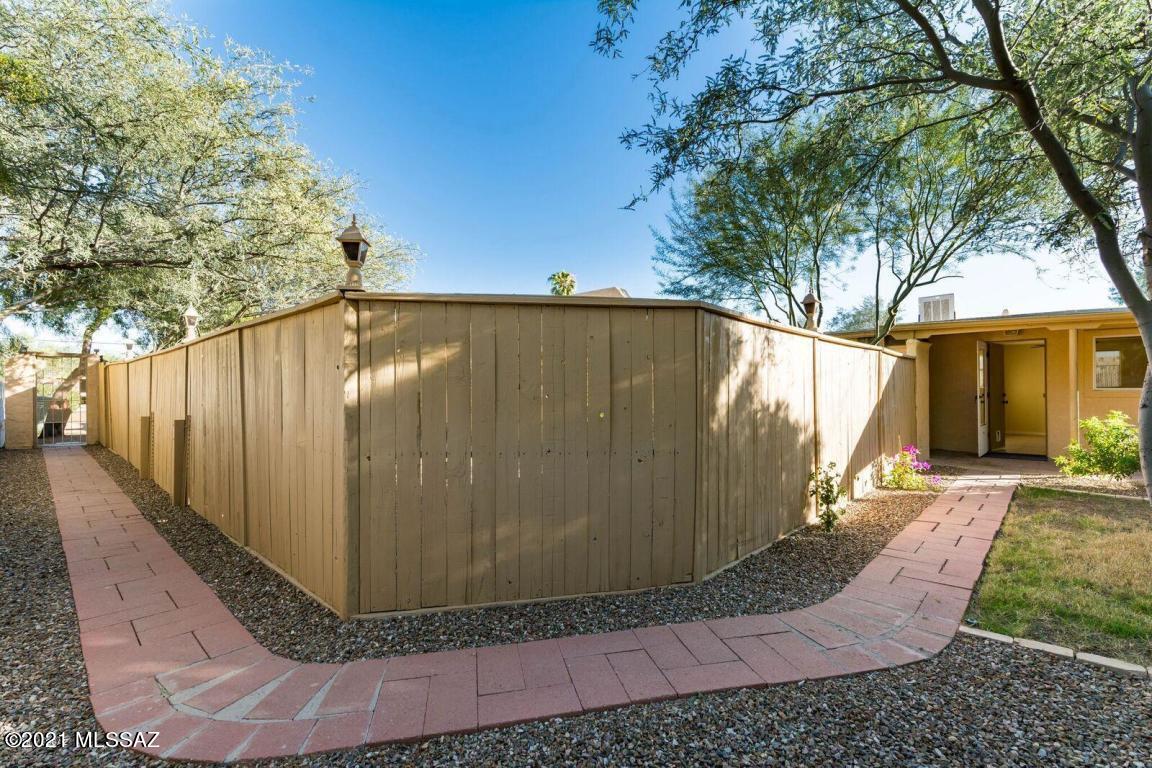 Campbell Ave. Acres - Residential
