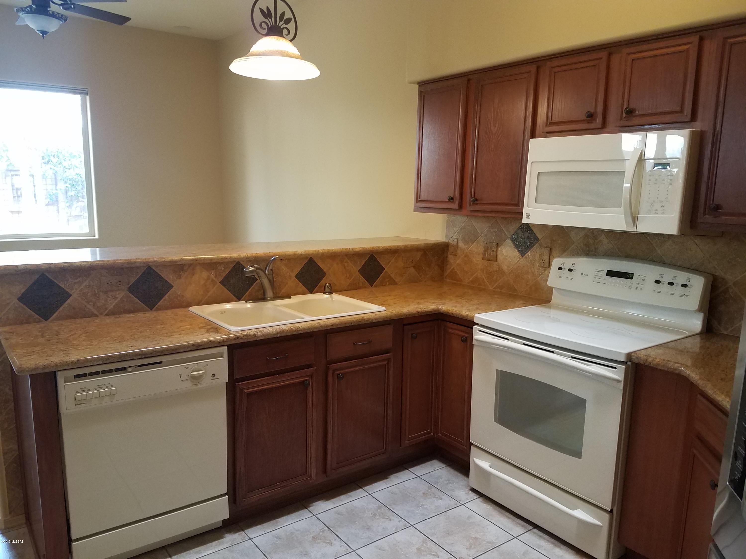 Fairway Vistas (1-27) - Residential Lease