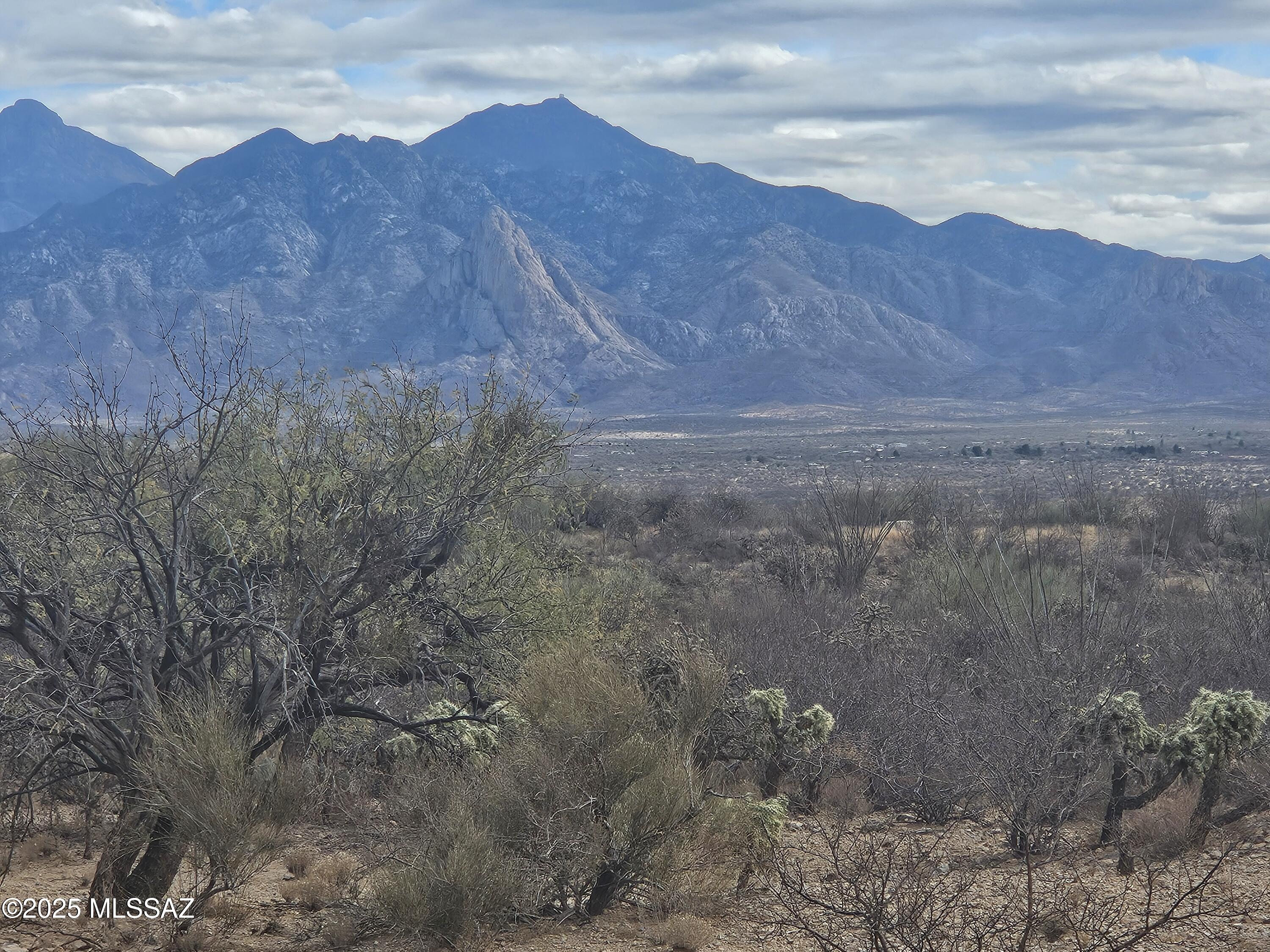 Paradise! for a forever home. 
STUNNING Views! Level building site. Did you ask for privacy? Magical vistas? Usable land? Come, enjoy and imagine the life you could have!
