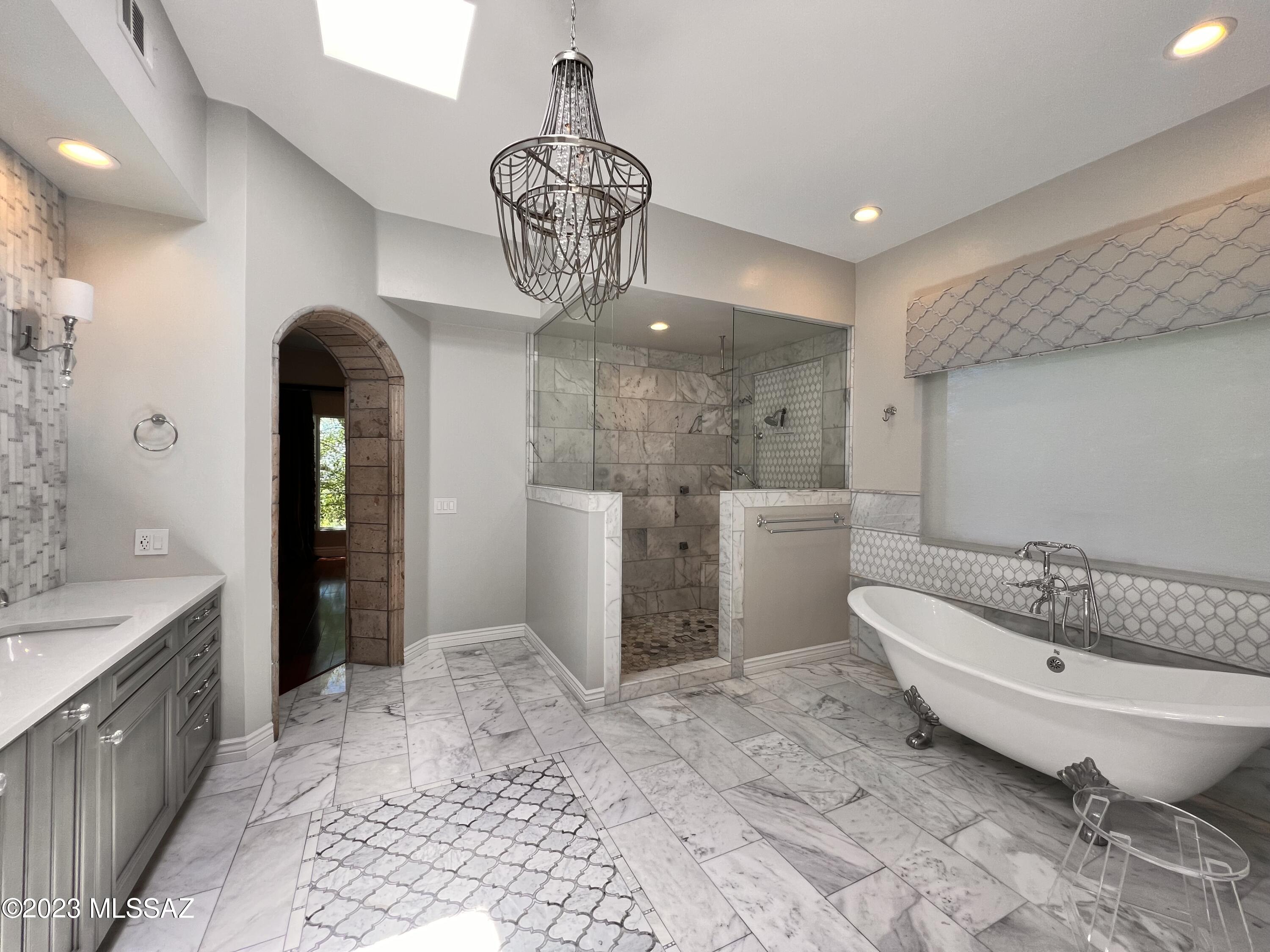 Regal Manor Estates (1-23) - Residential Lease