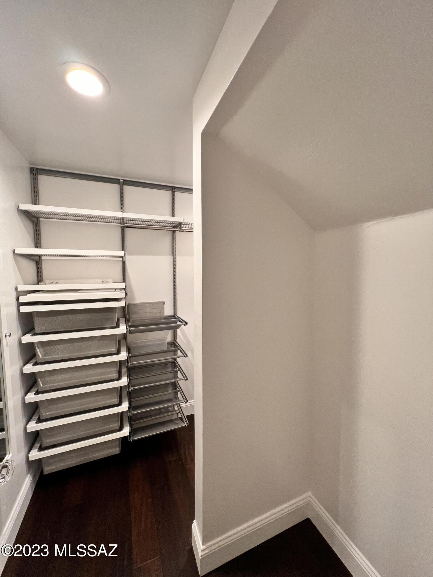 Regal Manor Estates (1-23) - Residential Lease
