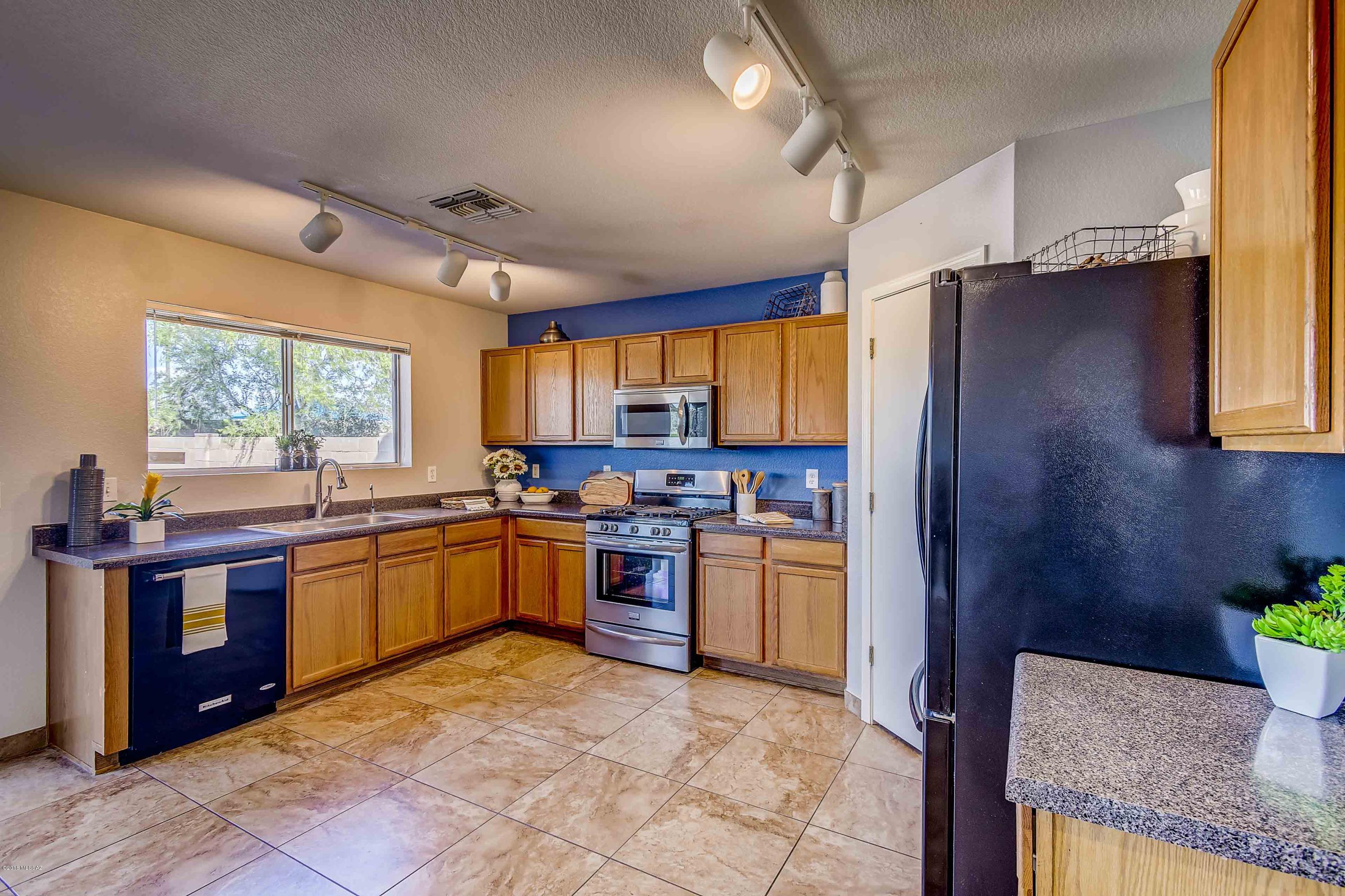 Rio Nuevo - Alameda (1-10) - Residential Lease