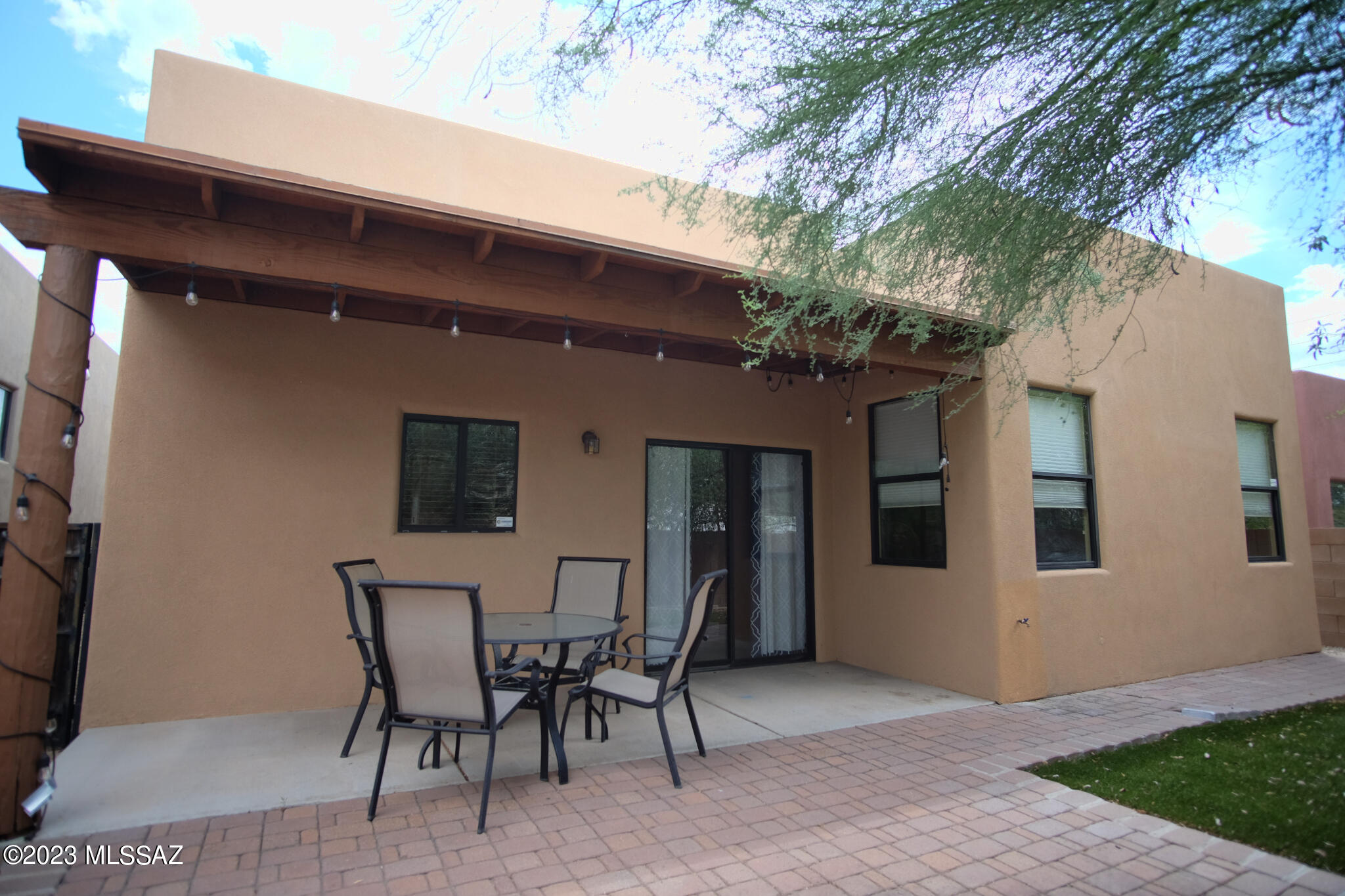 Barrio Rincon (1-82) - Residential Lease