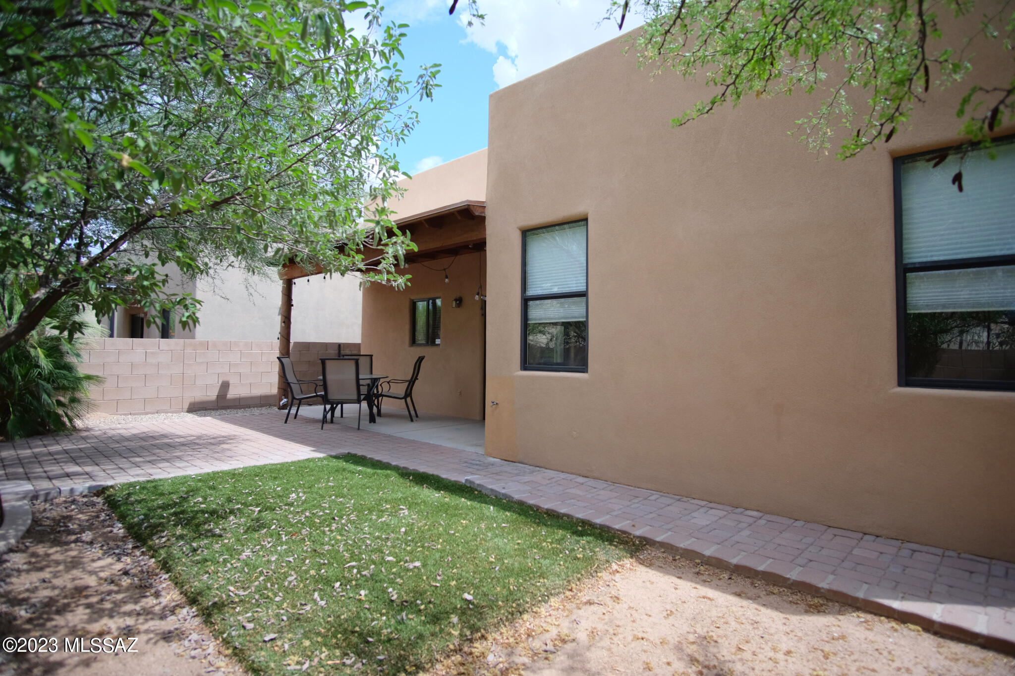 Barrio Rincon (1-82) - Residential Lease