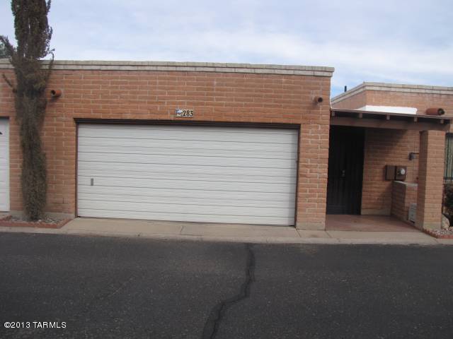 Quiet townhouse community, near 1st and Limberlost. Very clean 2 bedroom, 2 bath townhouse with 2 car garage. Community Pool. Large kitchen. Private covered patio. All appliances.