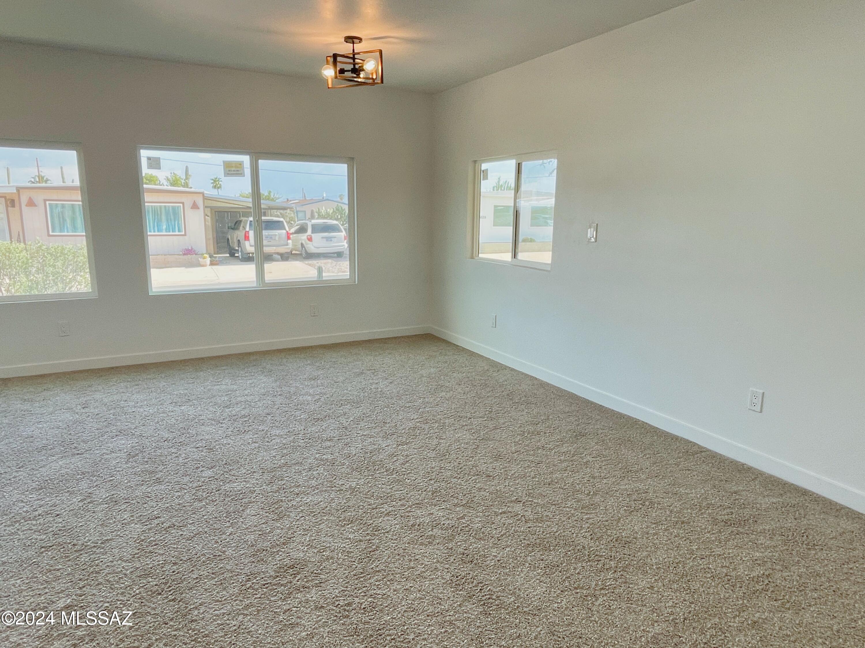 Tucson Est 6 - Residential Lease