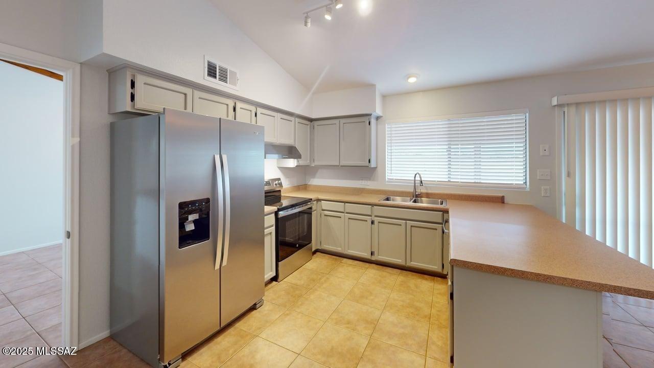 Del Cerro Estates (1-26) - Residential Lease