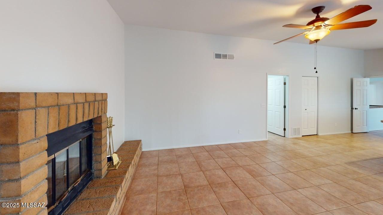 Del Cerro Estates (1-26) - Residential Lease