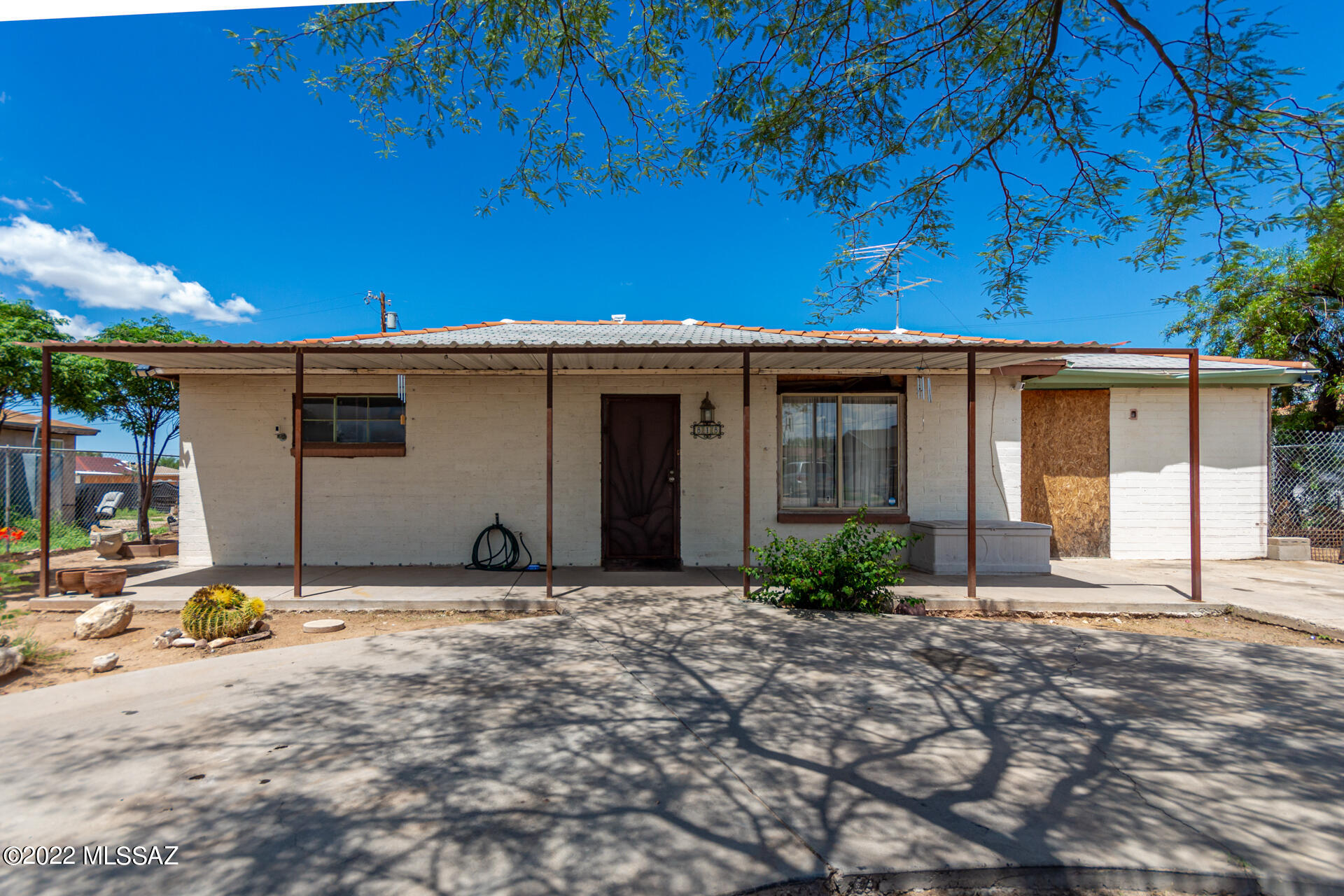 Mission Manor - Residential