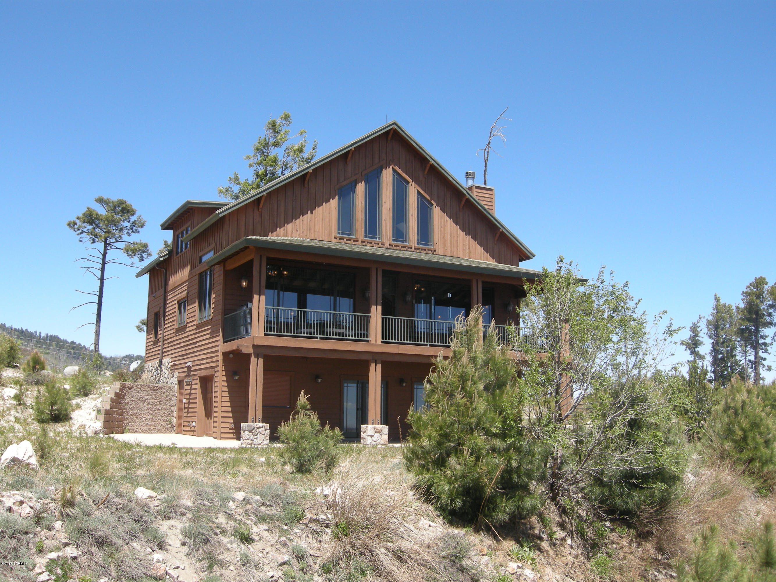 Loma Sabino Pines - Residential