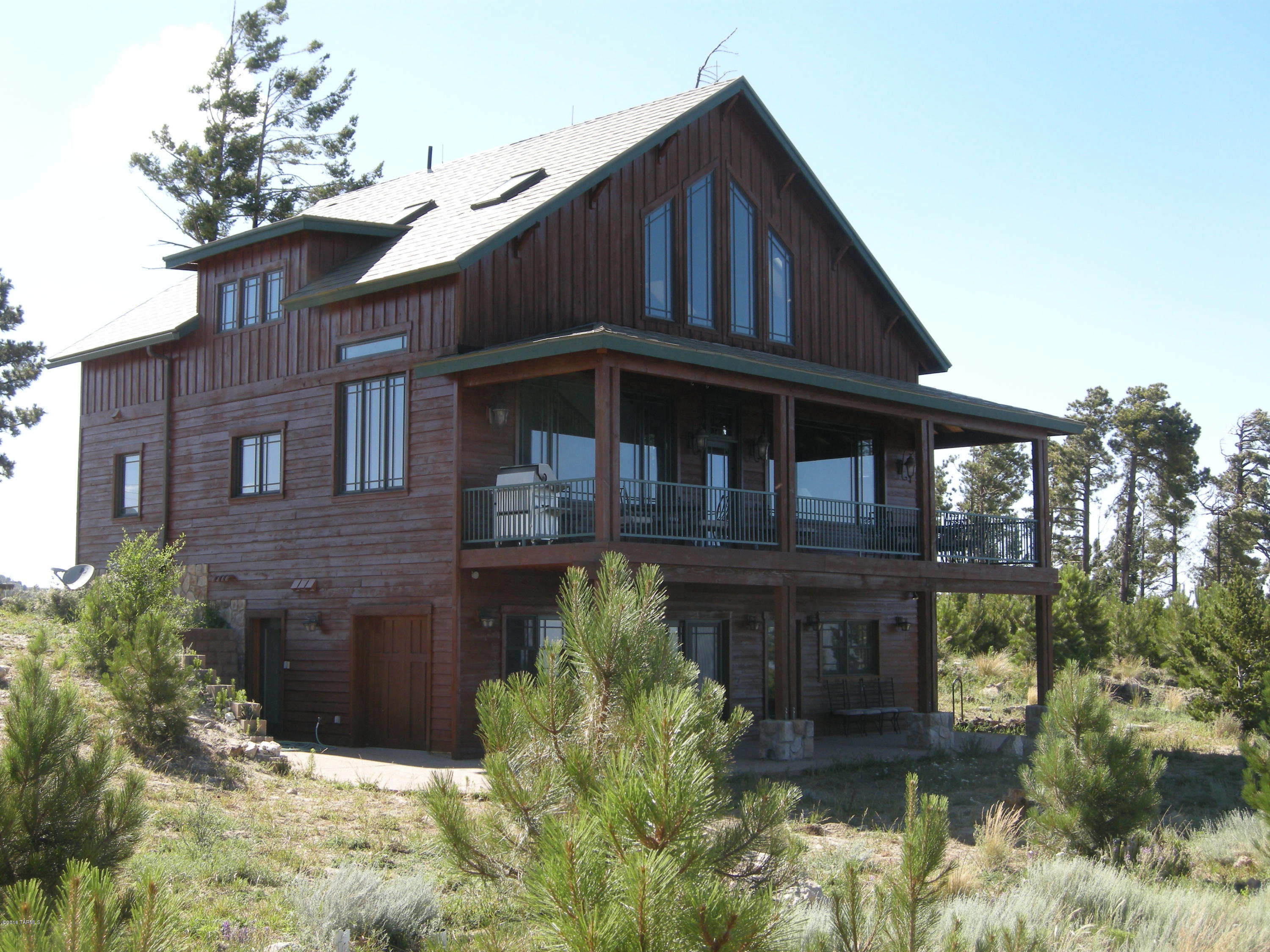 Loma Sabino Pines - Residential