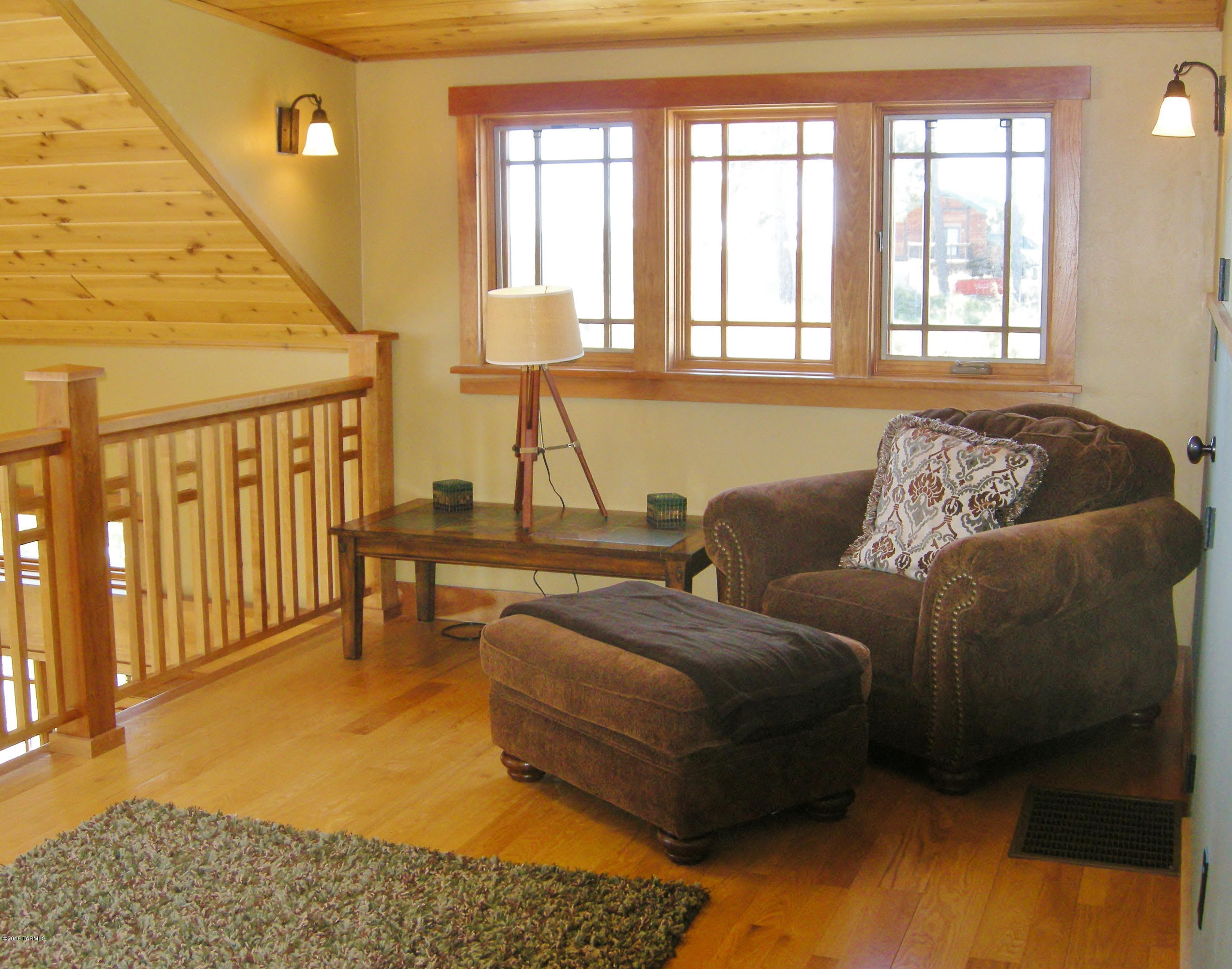 Loma Sabino Pines - Residential