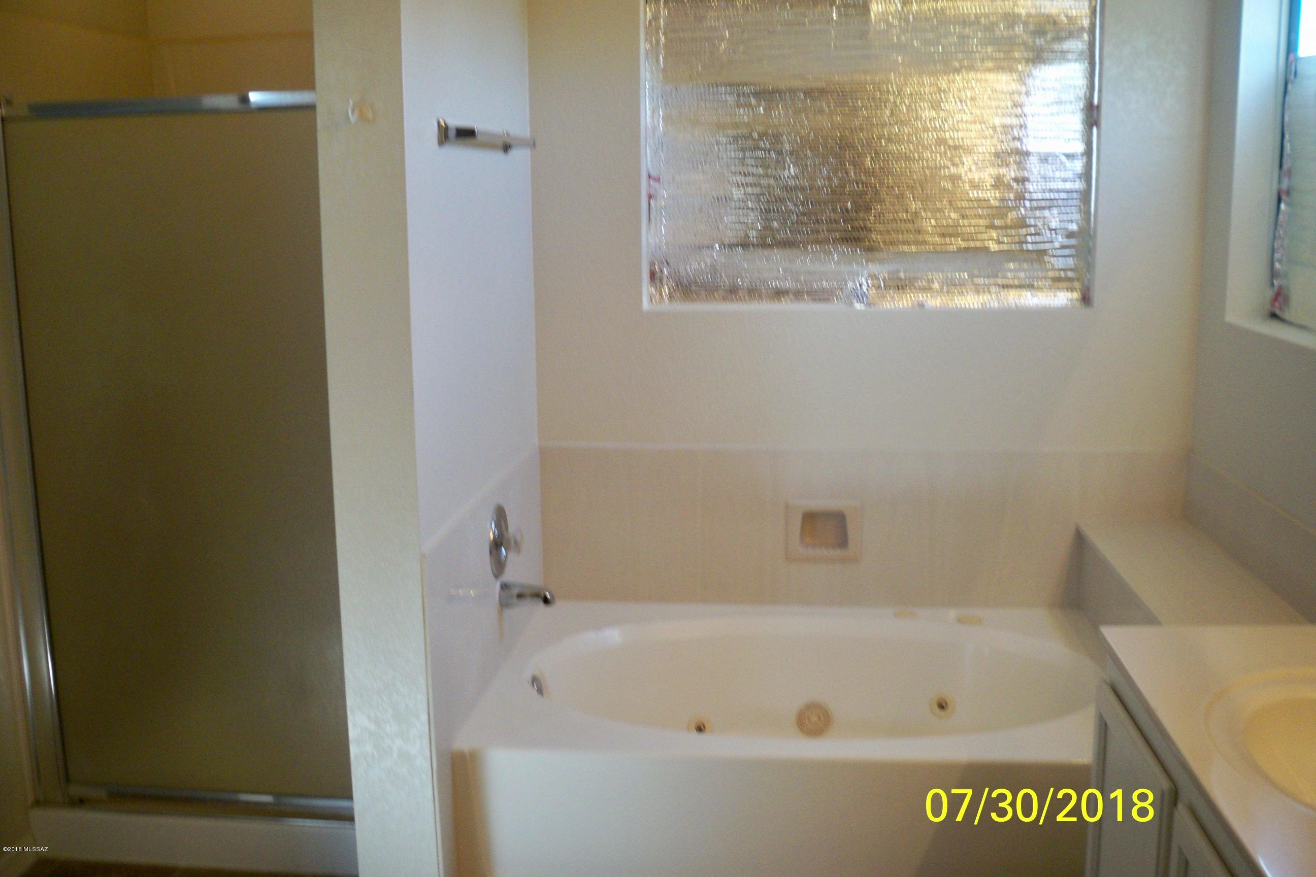 Country Club(1-221) - Residential