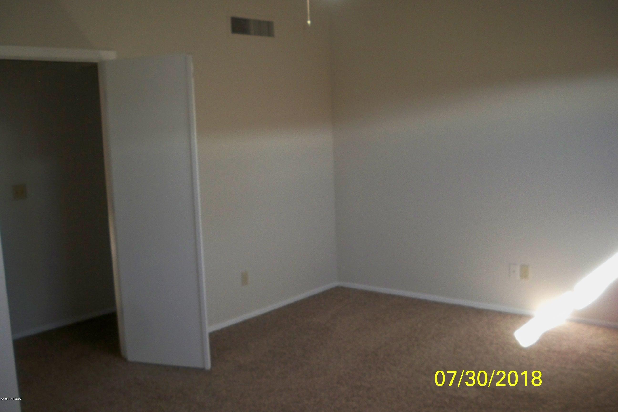 Country Club(1-221) - Residential