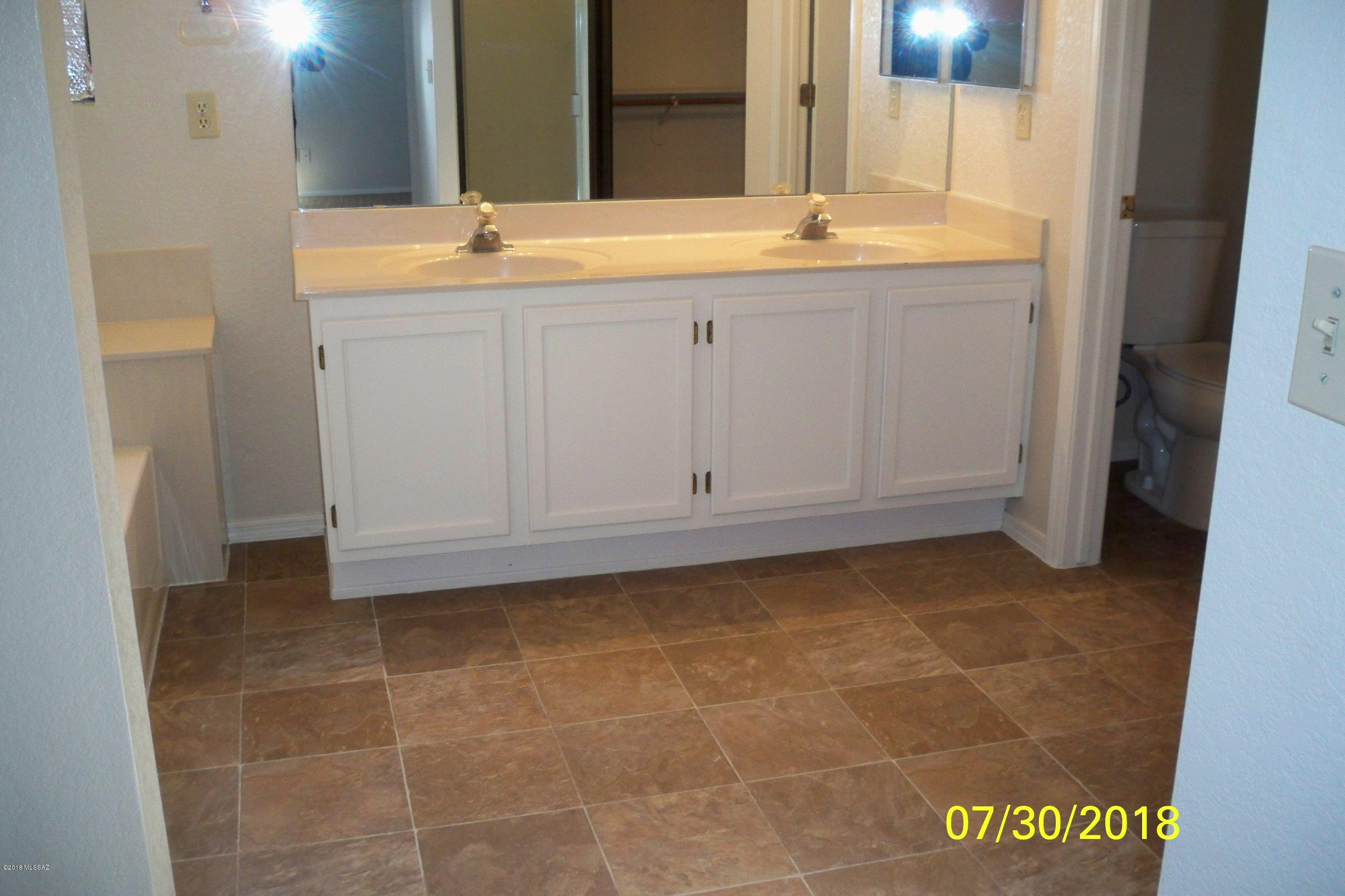 Country Club(1-221) - Residential