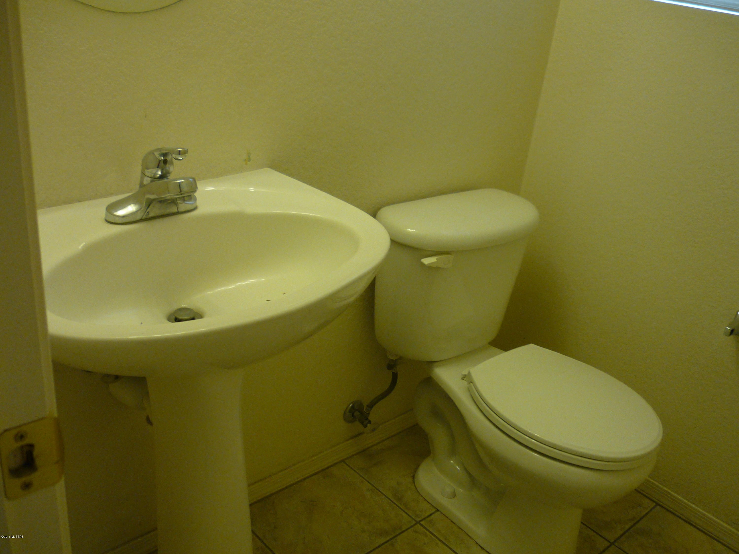 Riverhaven (1-373) - Residential Lease